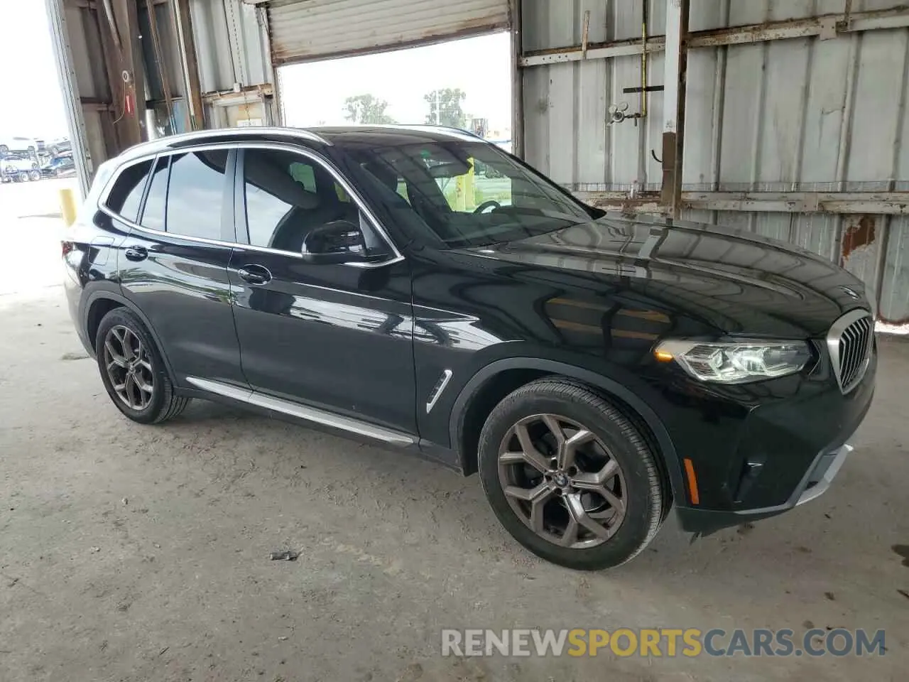 4 Photograph of a damaged car 5UX53DP05N9J09663 BMW X3 2022