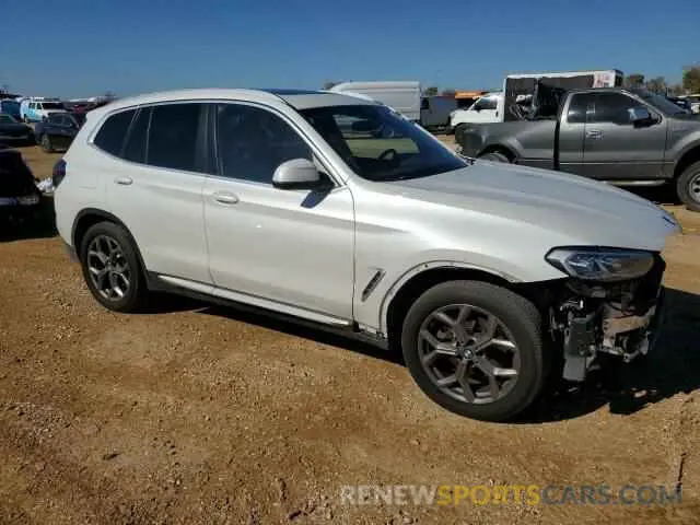 4 Photograph of a damaged car 5UX53DP05N9N39743 BMW X3 2022