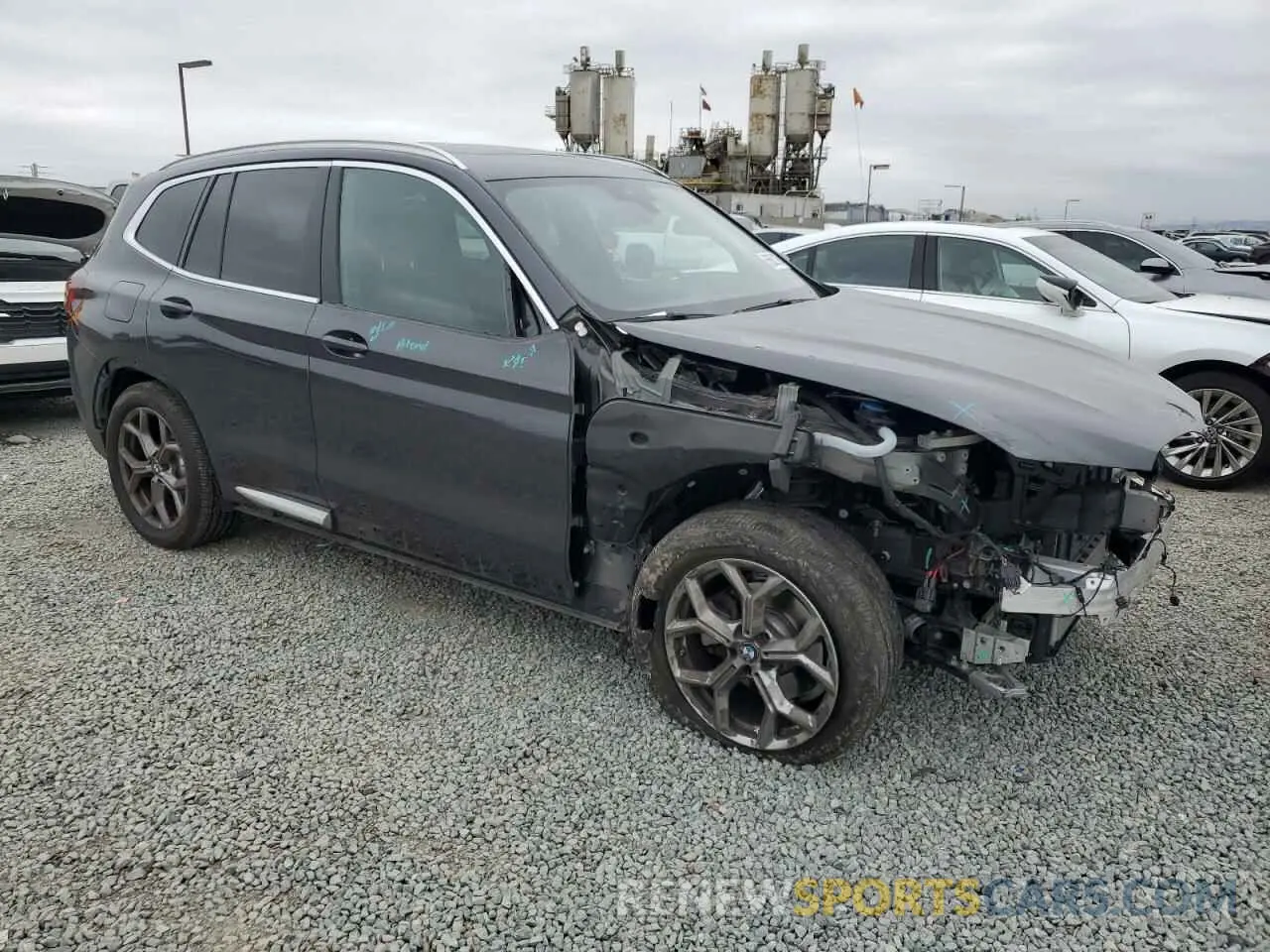 4 Photograph of a damaged car 5UX53DP06N9K76422 BMW X3 2022