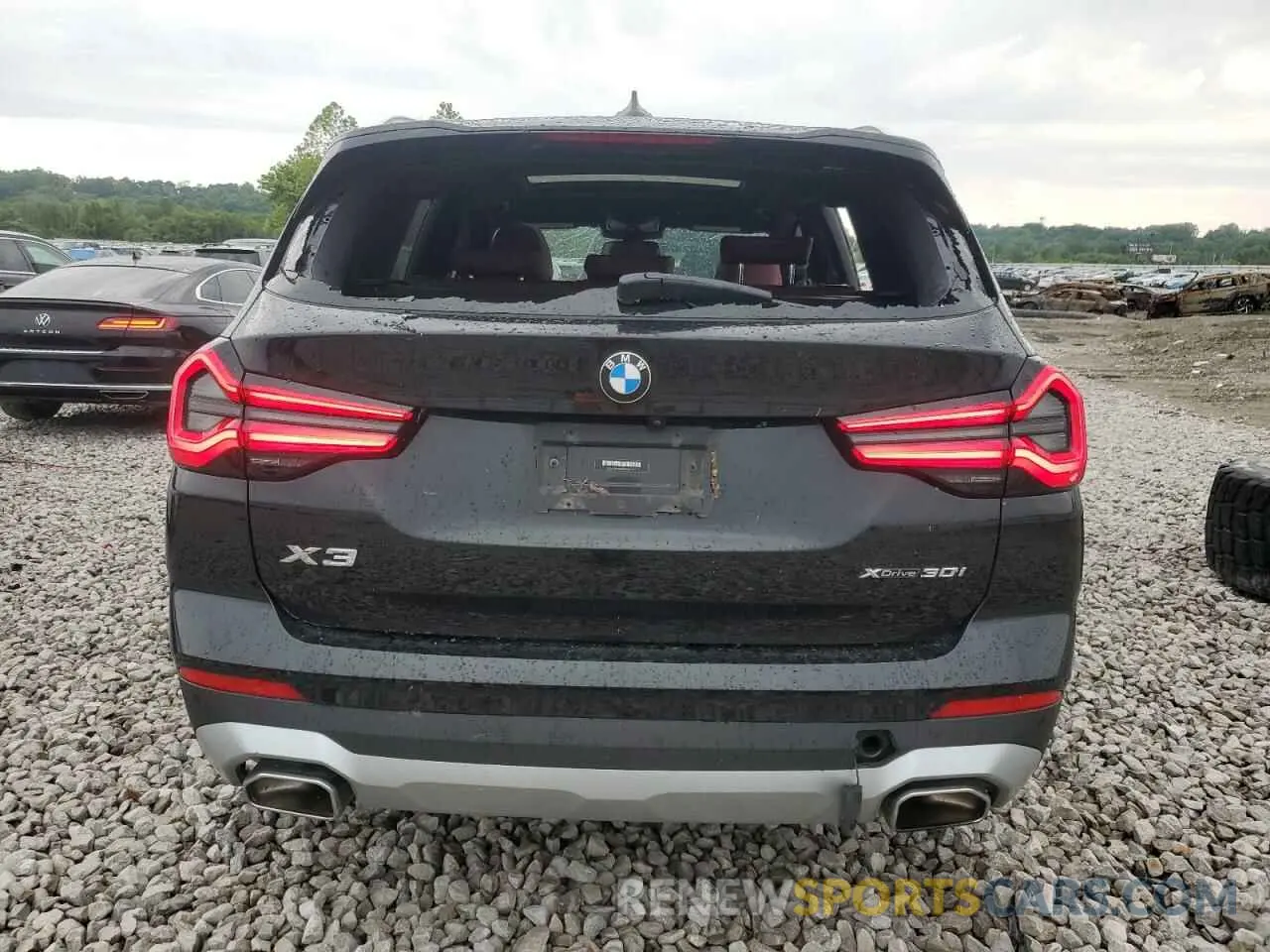 6 Photograph of a damaged car 5UX53DP06N9M22947 BMW X3 2022