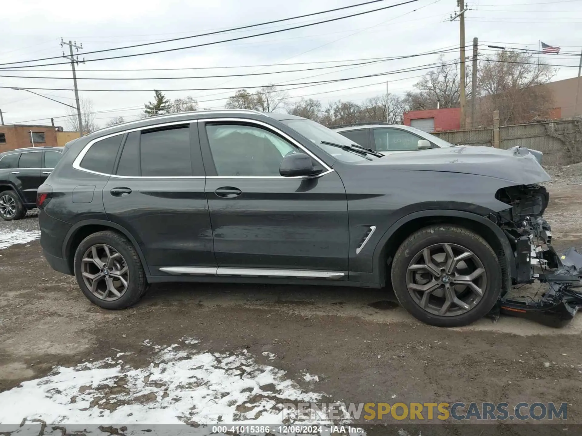 13 Photograph of a damaged car 5UX53DP07N9M14954 BMW X3 2022
