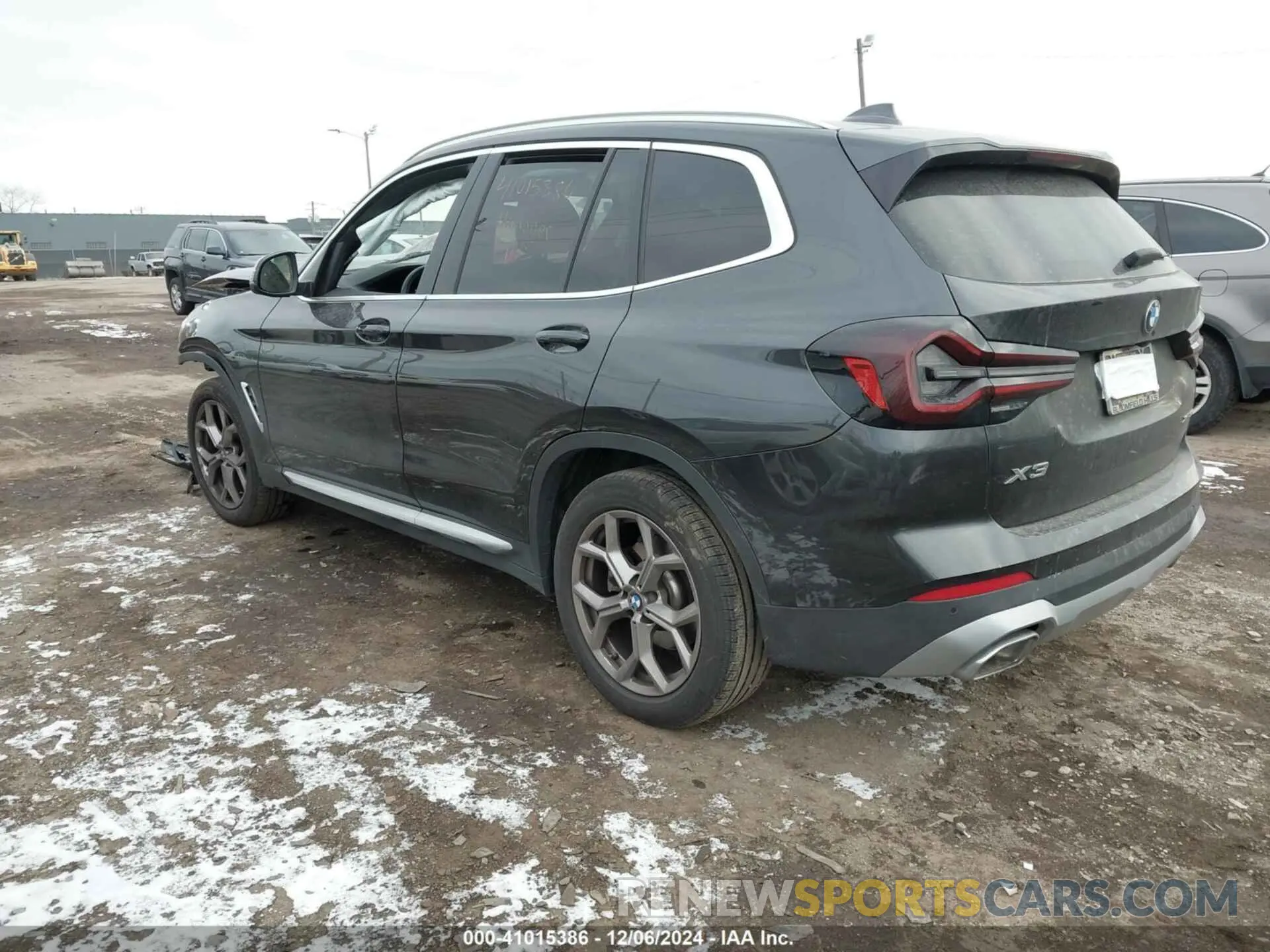 3 Photograph of a damaged car 5UX53DP07N9M14954 BMW X3 2022