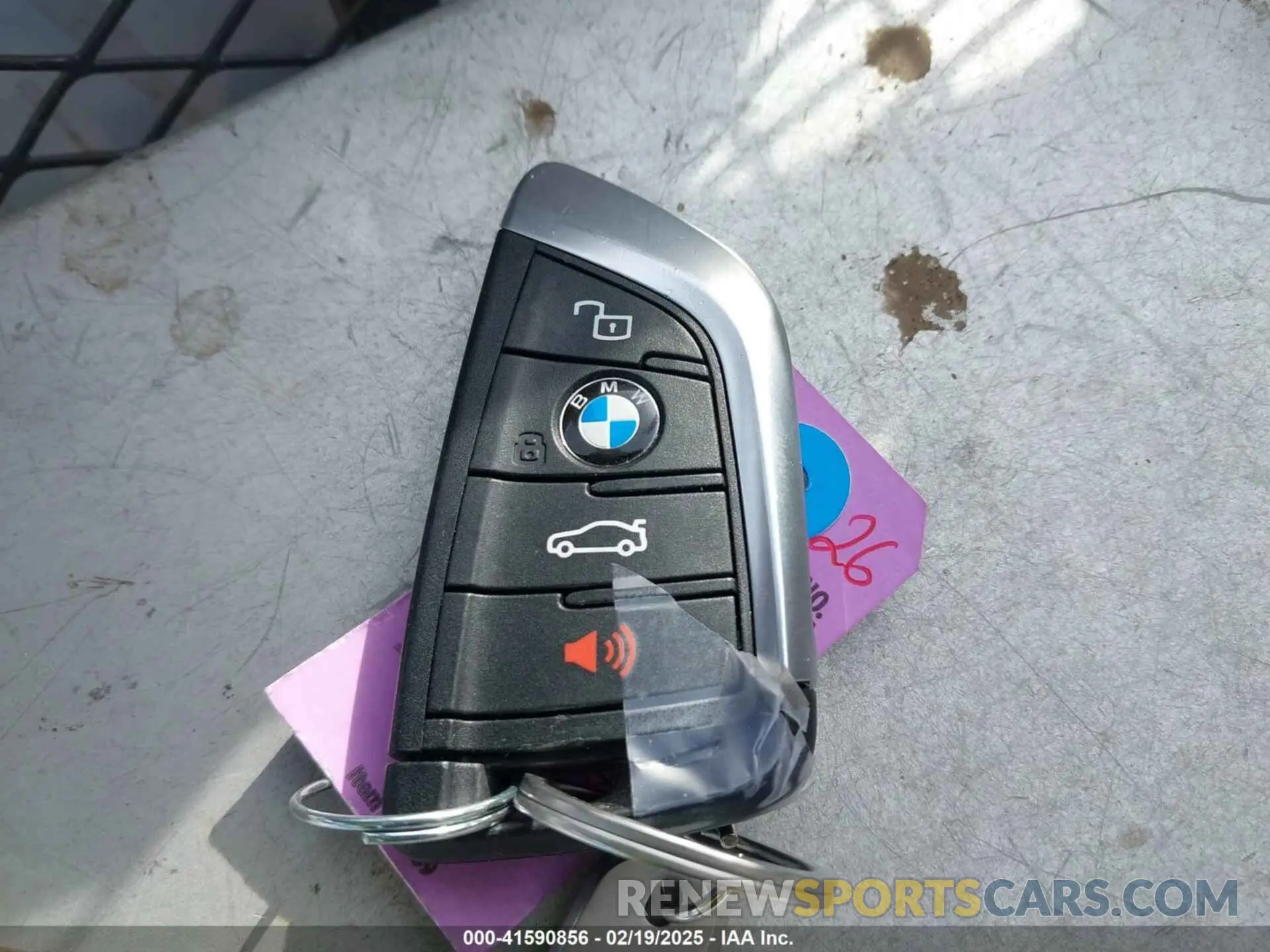 11 Photograph of a damaged car 5UX53DP0XN9K46338 BMW X3 2022