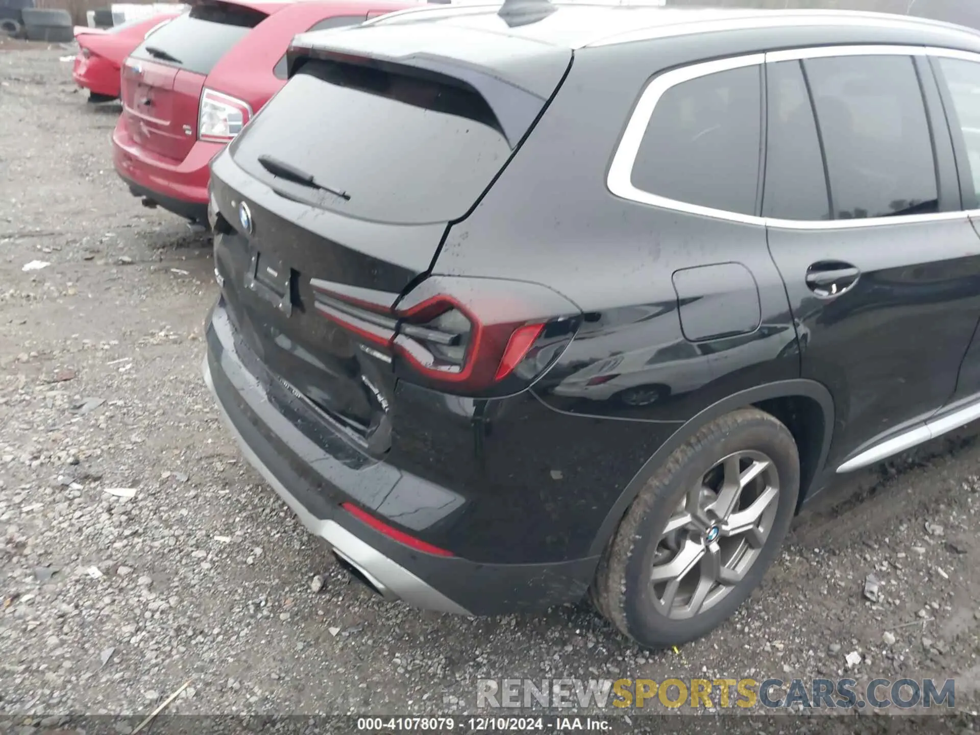 6 Photograph of a damaged car 5UX53DP0XN9L59626 BMW X3 2022