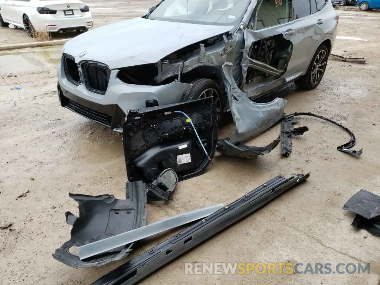 9 Photograph of a damaged car 5UX83DP05N9L87427 BMW X3 2022