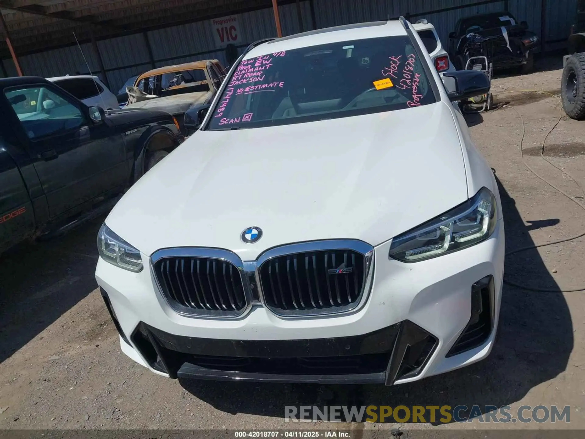 13 Photograph of a damaged car 5UX83DP06N9K87661 BMW X3 2022