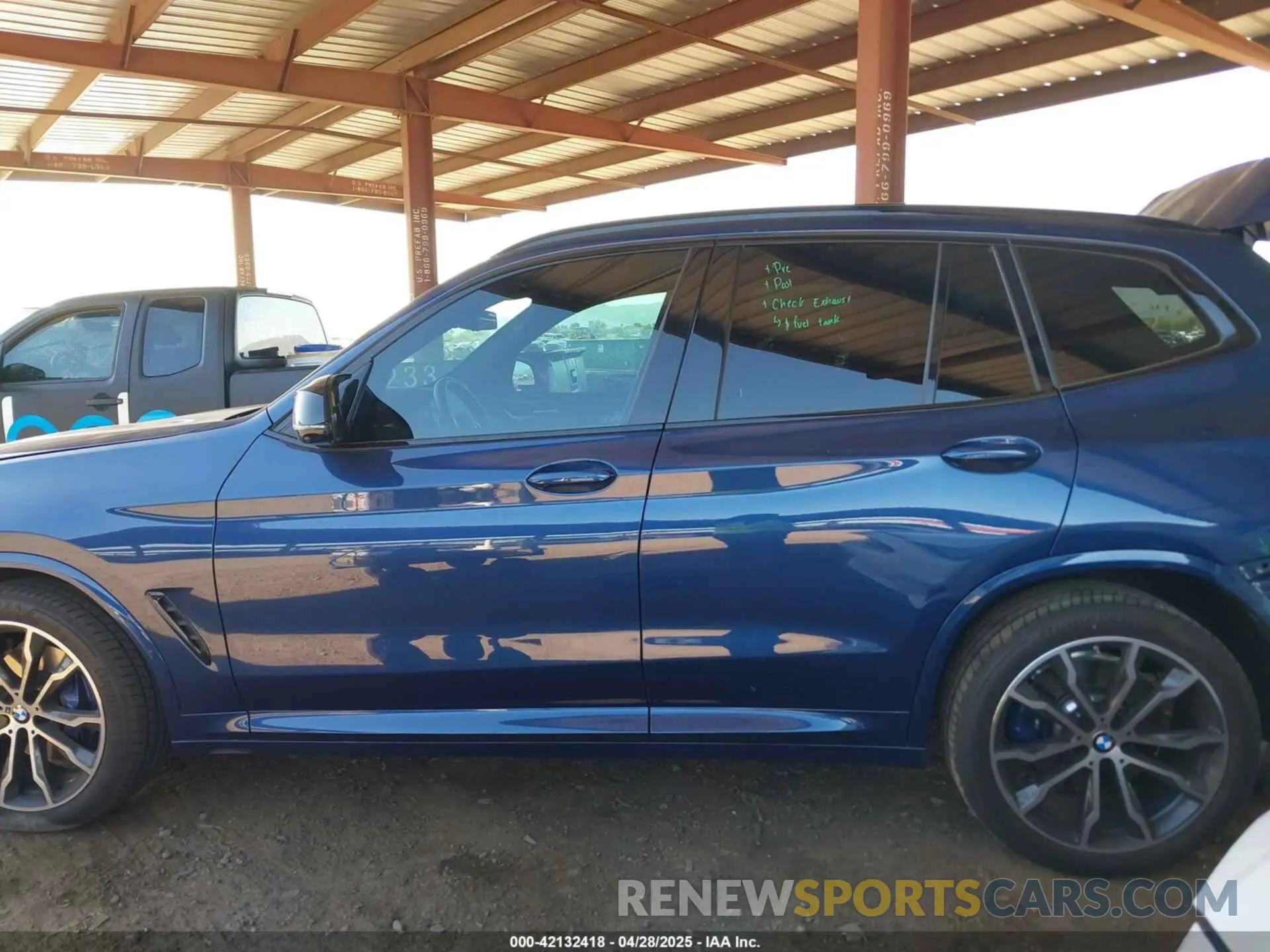 15 Photograph of a damaged car 5UX83DP07N9N22701 BMW X3 2022