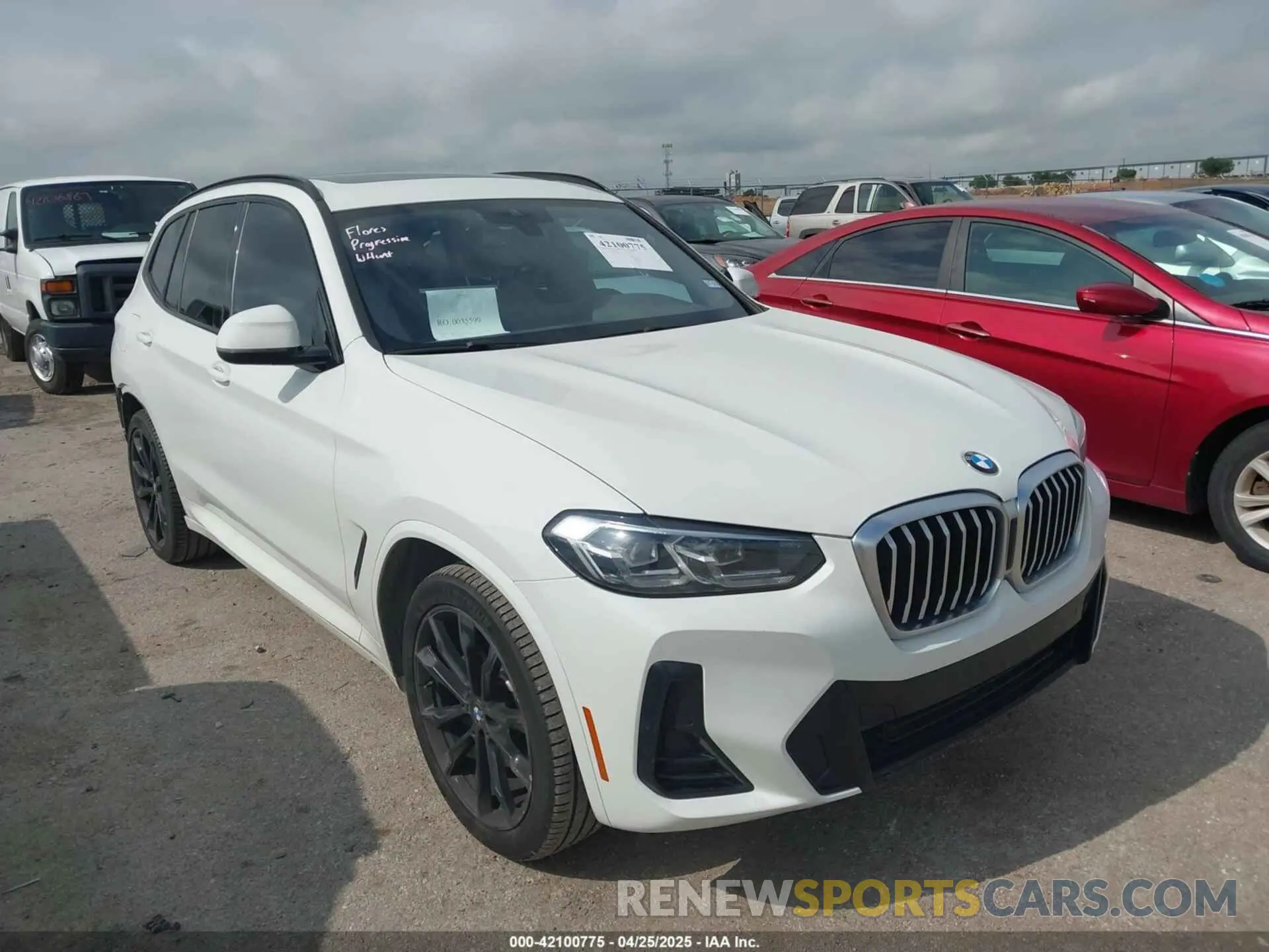 1 Фотография поврежденного автомобиля WBX47DP04NN146263 BMW X3 2022