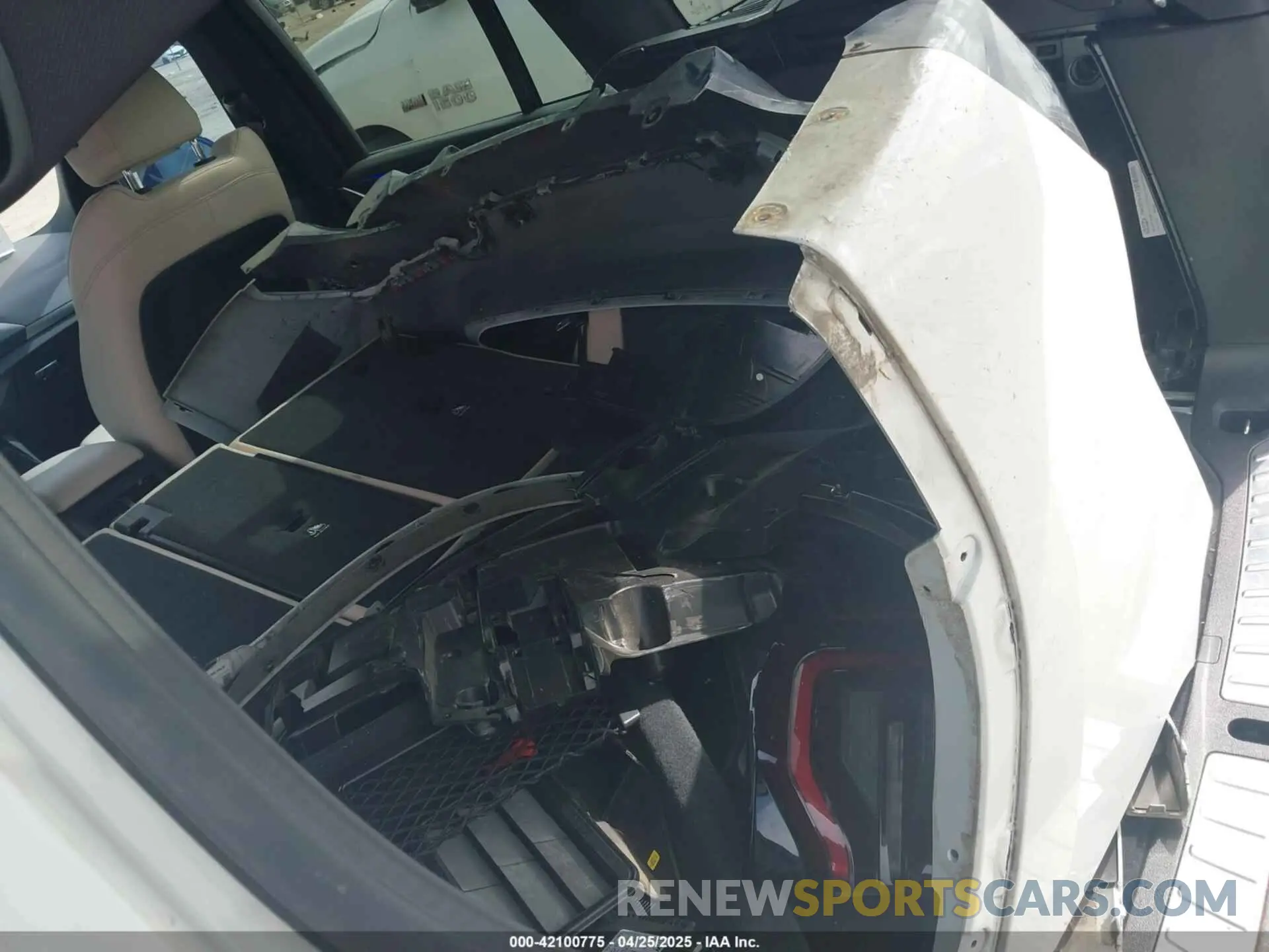 12 Фотография поврежденного автомобиля WBX47DP04NN146263 BMW X3 2022