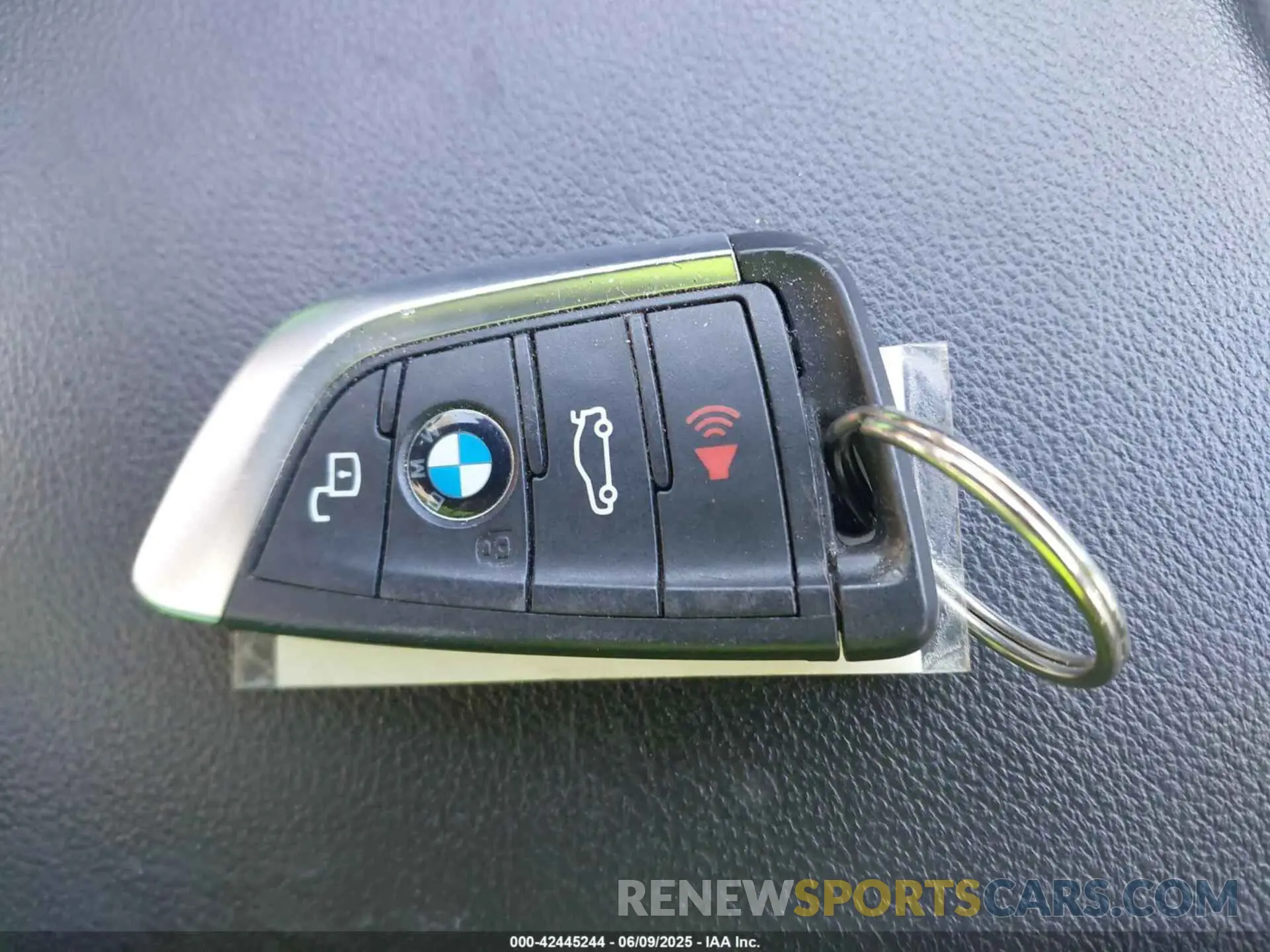 11 Photograph of a damaged car WBX57DP06NN125595 BMW X3 2022