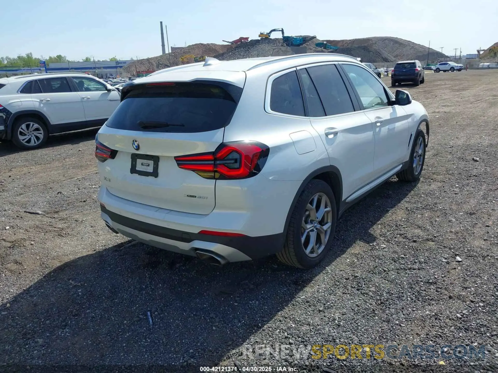 4 Фотография поврежденного автомобиля WBX57DP06NN172447 BMW X3 2022