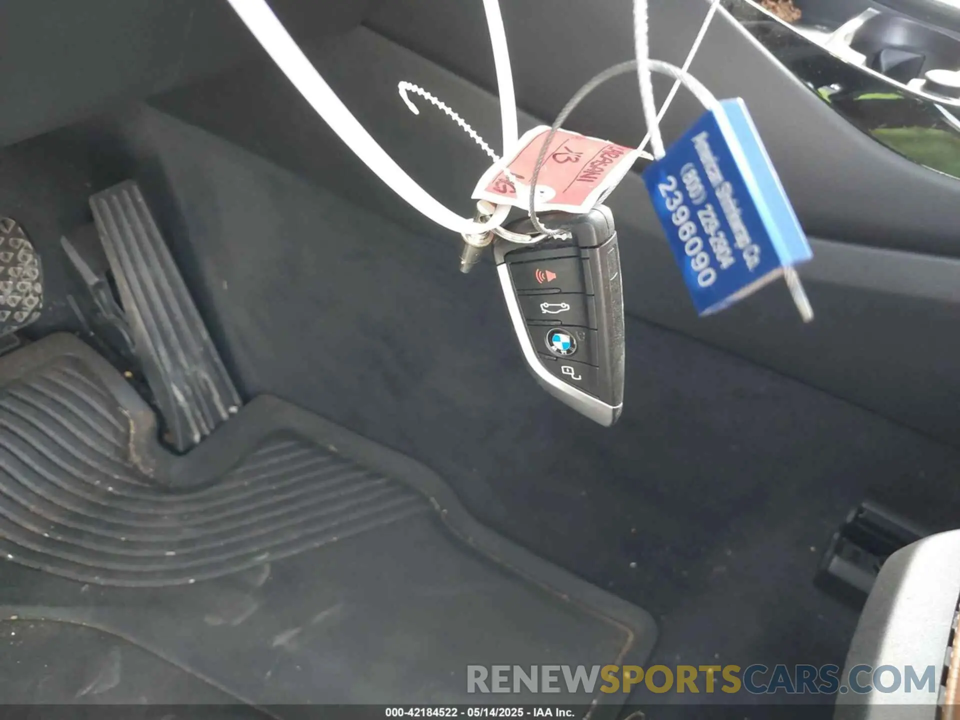 11 Photograph of a damaged car WBX57DP09NN168196 BMW X3 2022