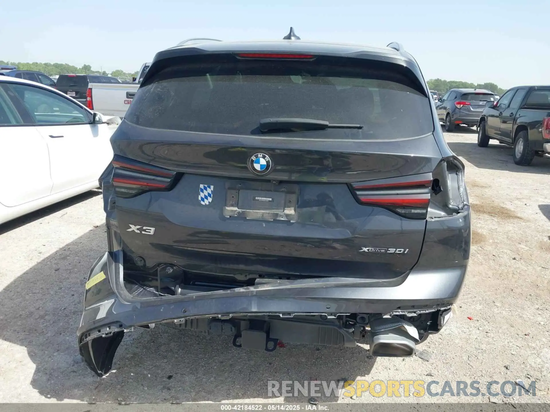 16 Photograph of a damaged car WBX57DP09NN168196 BMW X3 2022