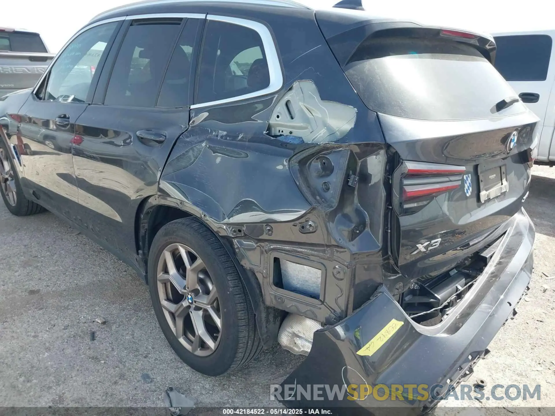 6 Photograph of a damaged car WBX57DP09NN168196 BMW X3 2022