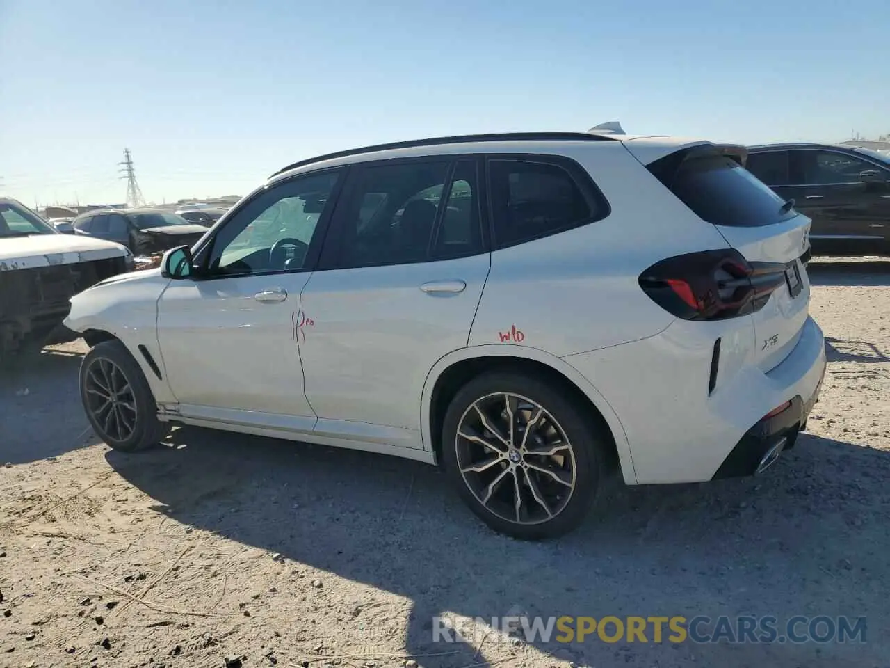 2 Photograph of a damaged car 5UX43DP01P9T01712 BMW X3 2023