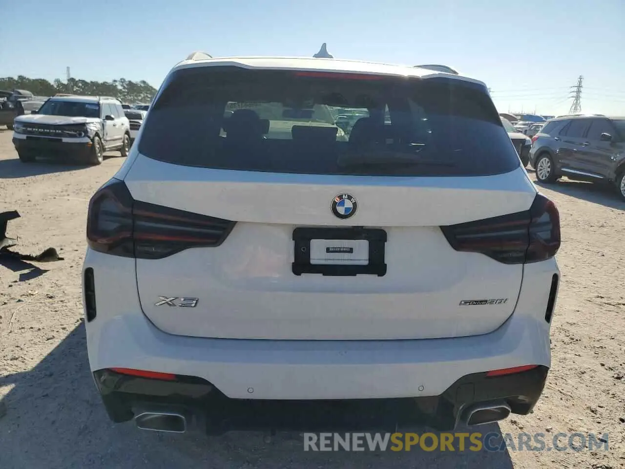 6 Photograph of a damaged car 5UX43DP01P9T01712 BMW X3 2023