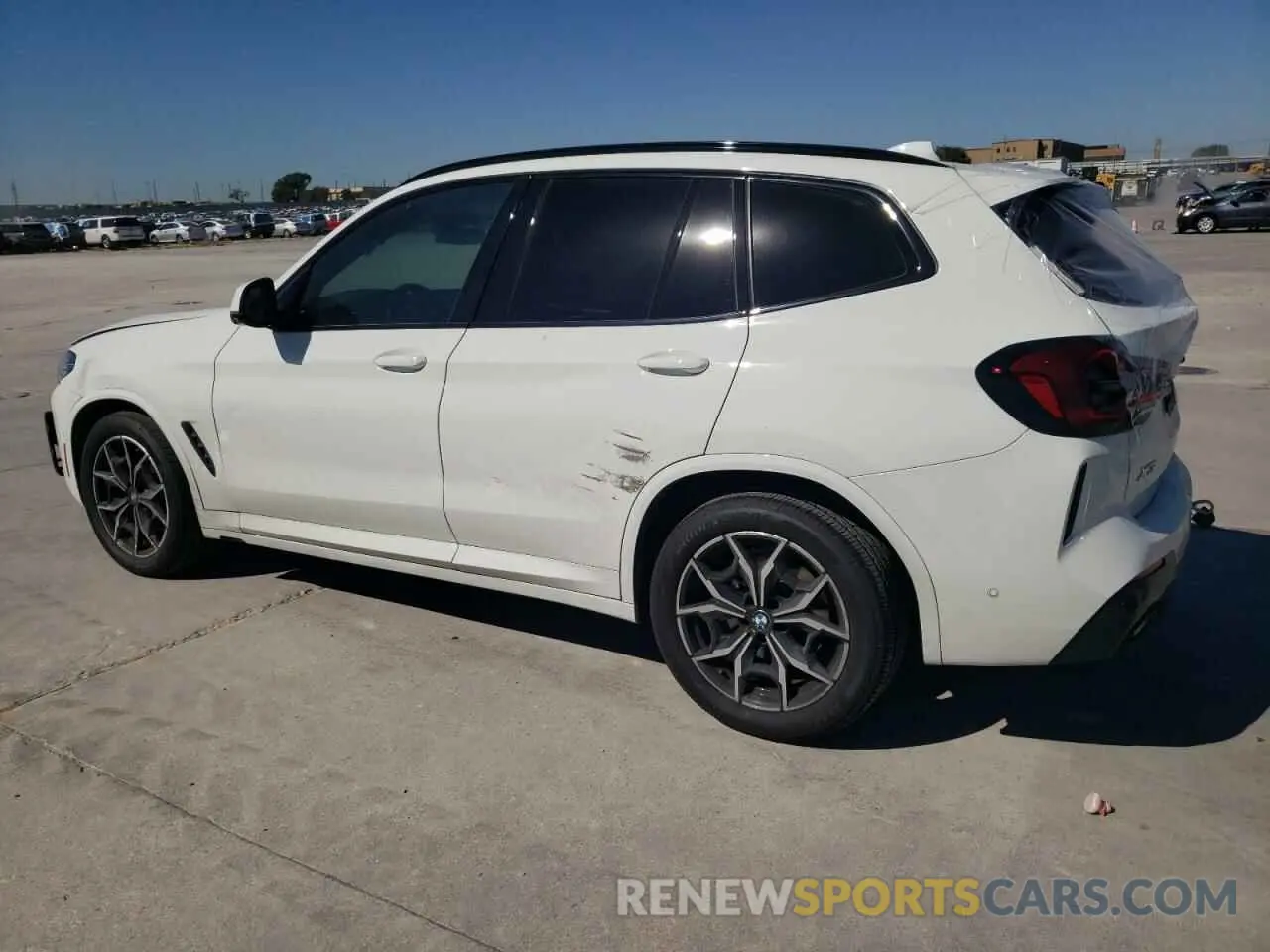 2 Photograph of a damaged car 5UX43DP02P9R70006 BMW X3 2023