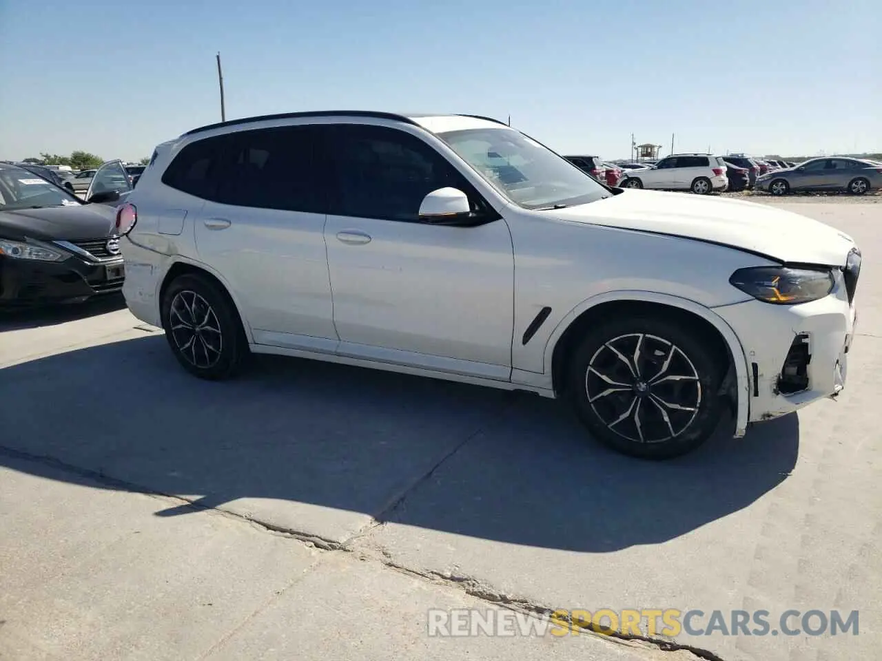 4 Photograph of a damaged car 5UX43DP02P9R70006 BMW X3 2023