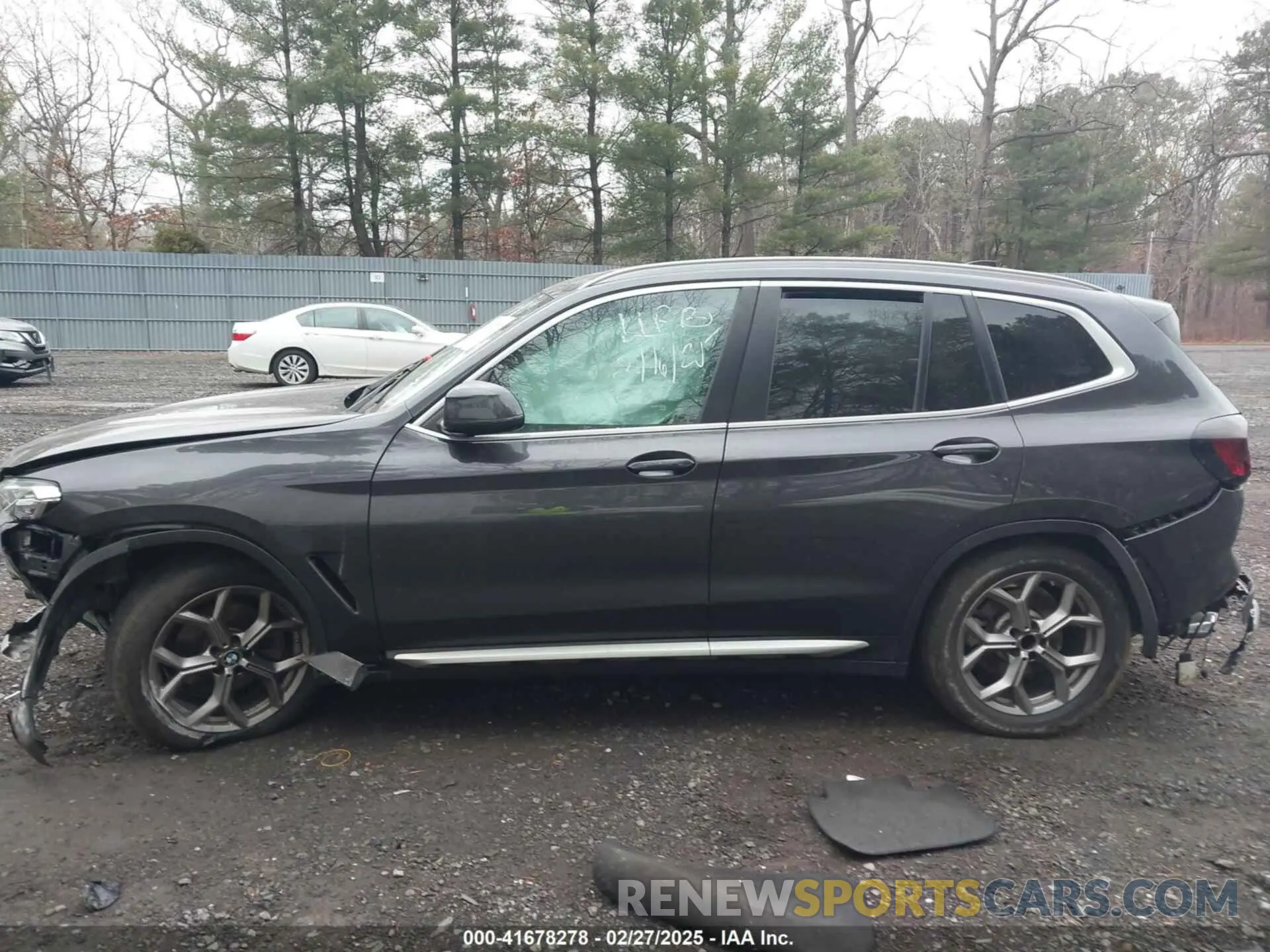 14 Photograph of a damaged car 5UX43DP04P9R23348 BMW X3 2023
