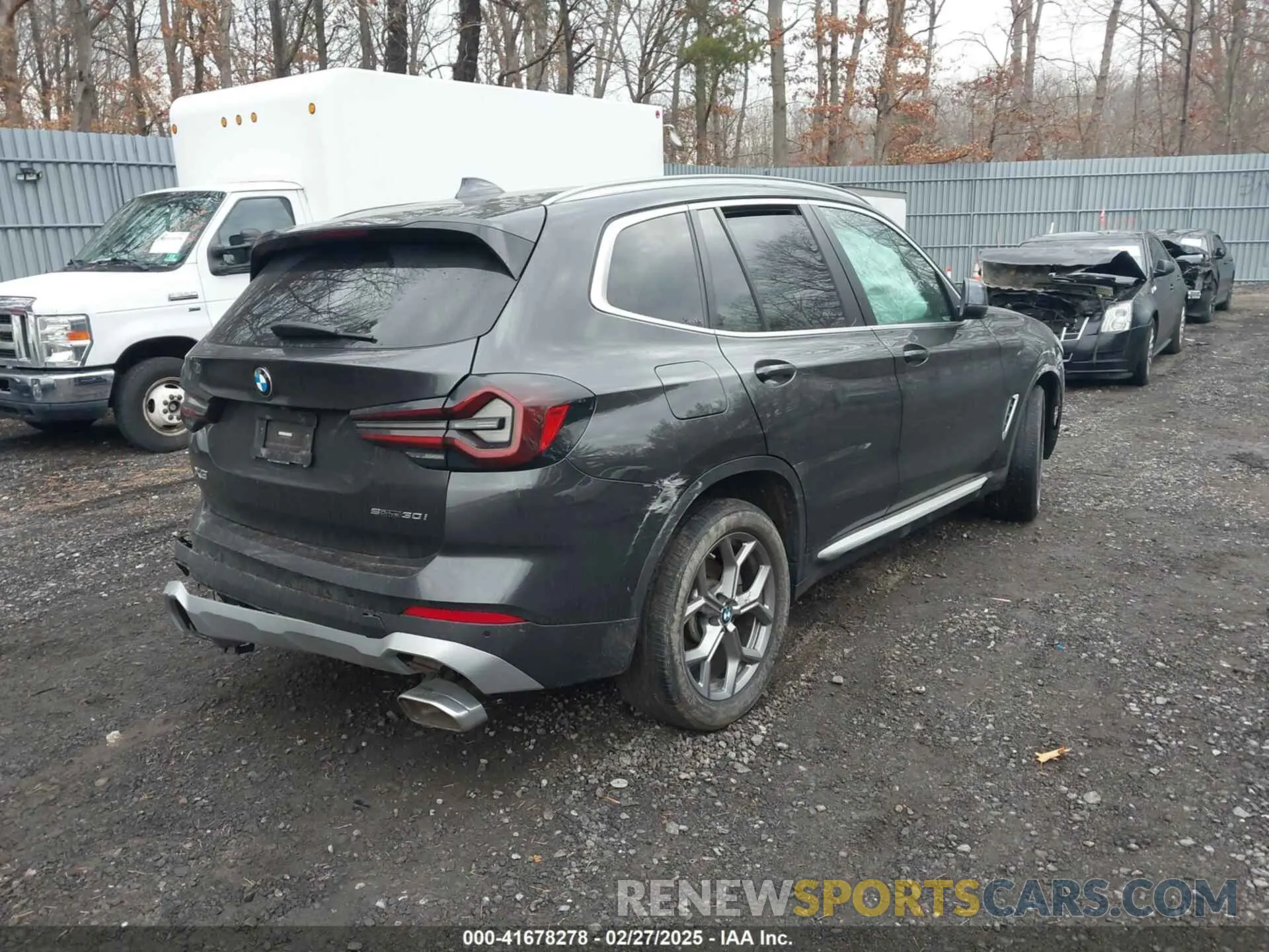 4 Photograph of a damaged car 5UX43DP04P9R23348 BMW X3 2023