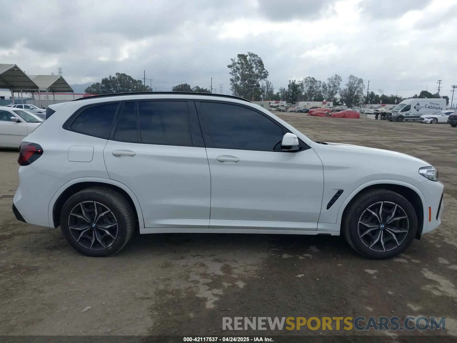 13 Фотография поврежденного автомобиля 5UX43DP06P9R32858 BMW X3 2023