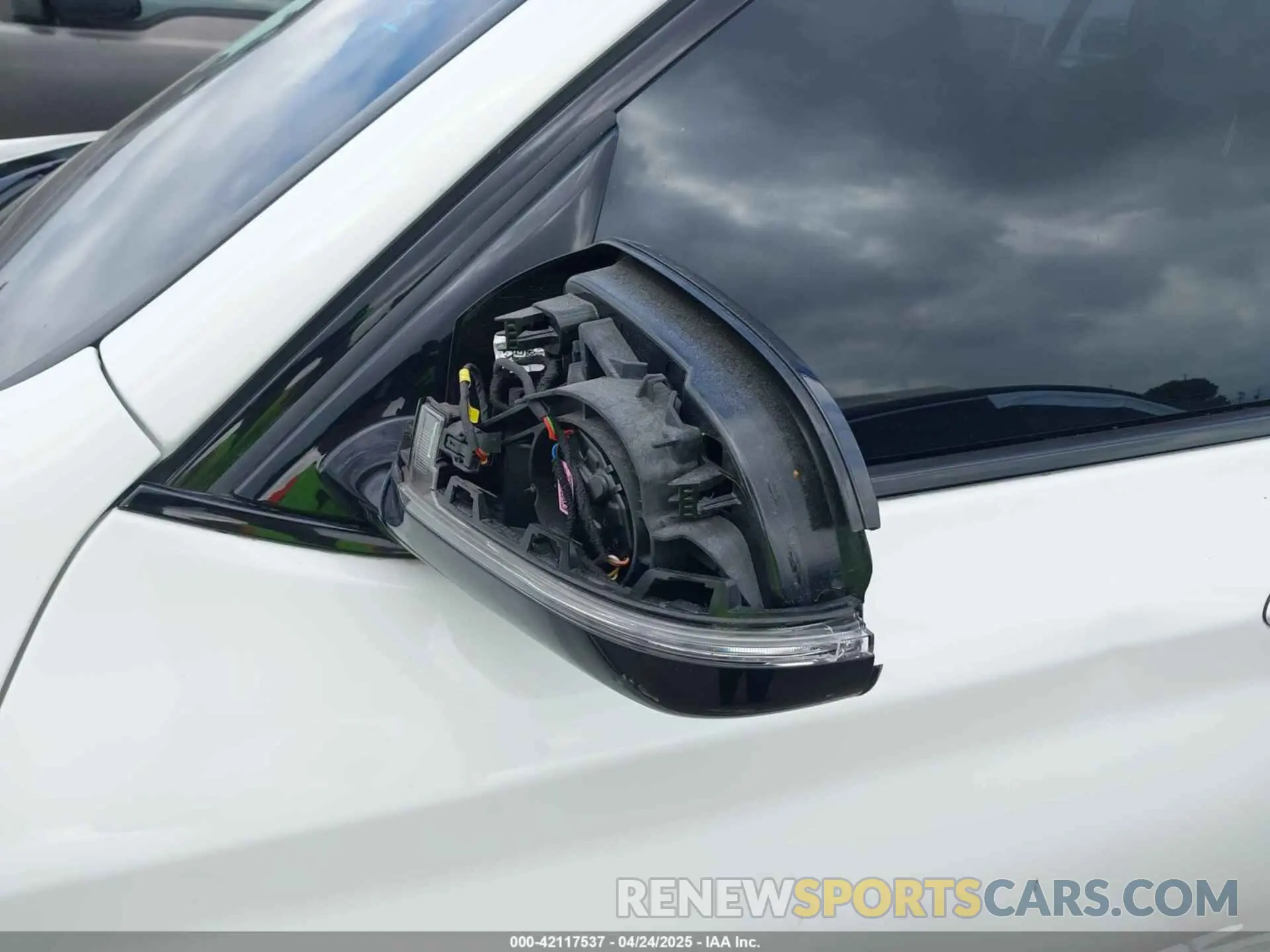 17 Фотография поврежденного автомобиля 5UX43DP06P9R32858 BMW X3 2023