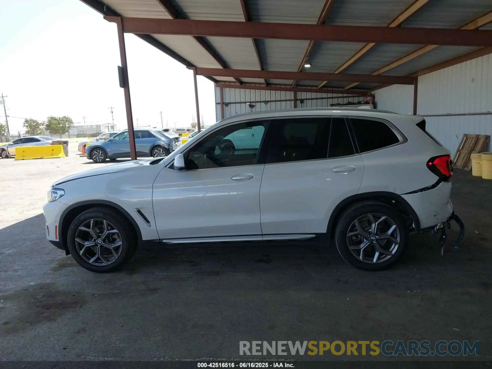 14 Photograph of a damaged car 5UX43DP07P9N78249 BMW X3 2023