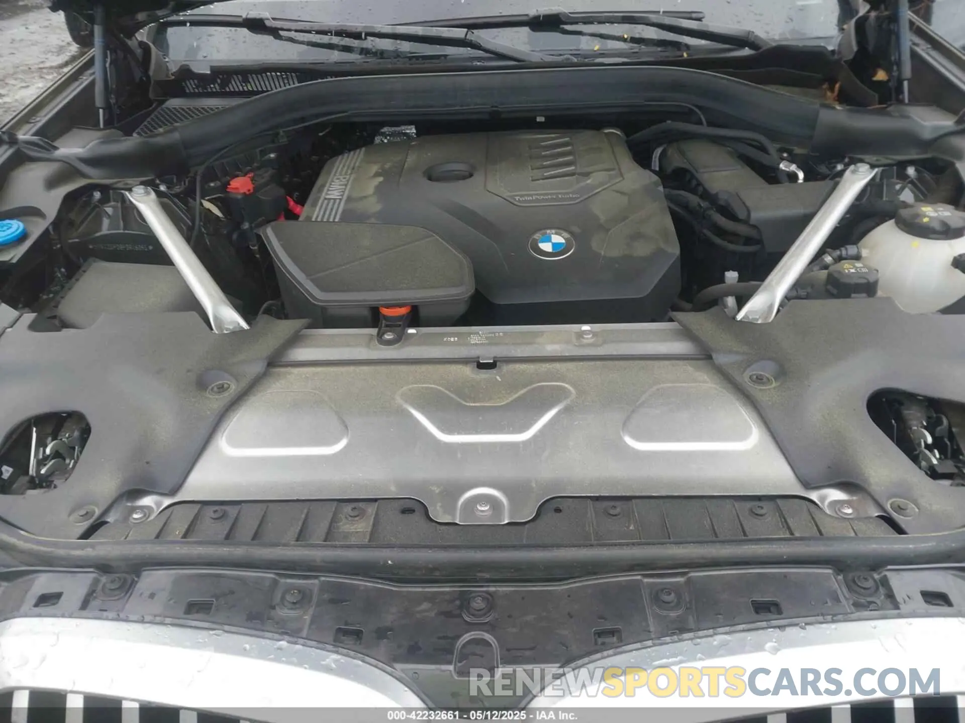10 Photograph of a damaged car 5UX43DP08P9R46065 BMW X3 2023