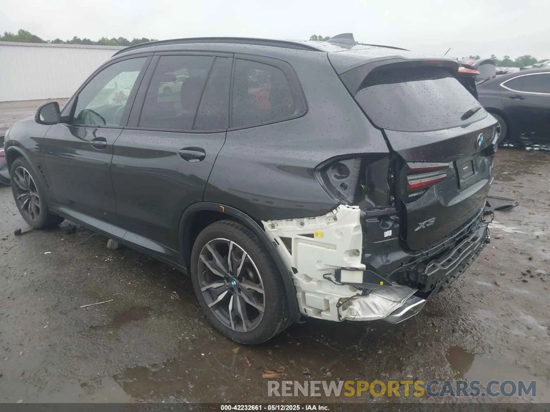 3 Photograph of a damaged car 5UX43DP08P9R46065 BMW X3 2023