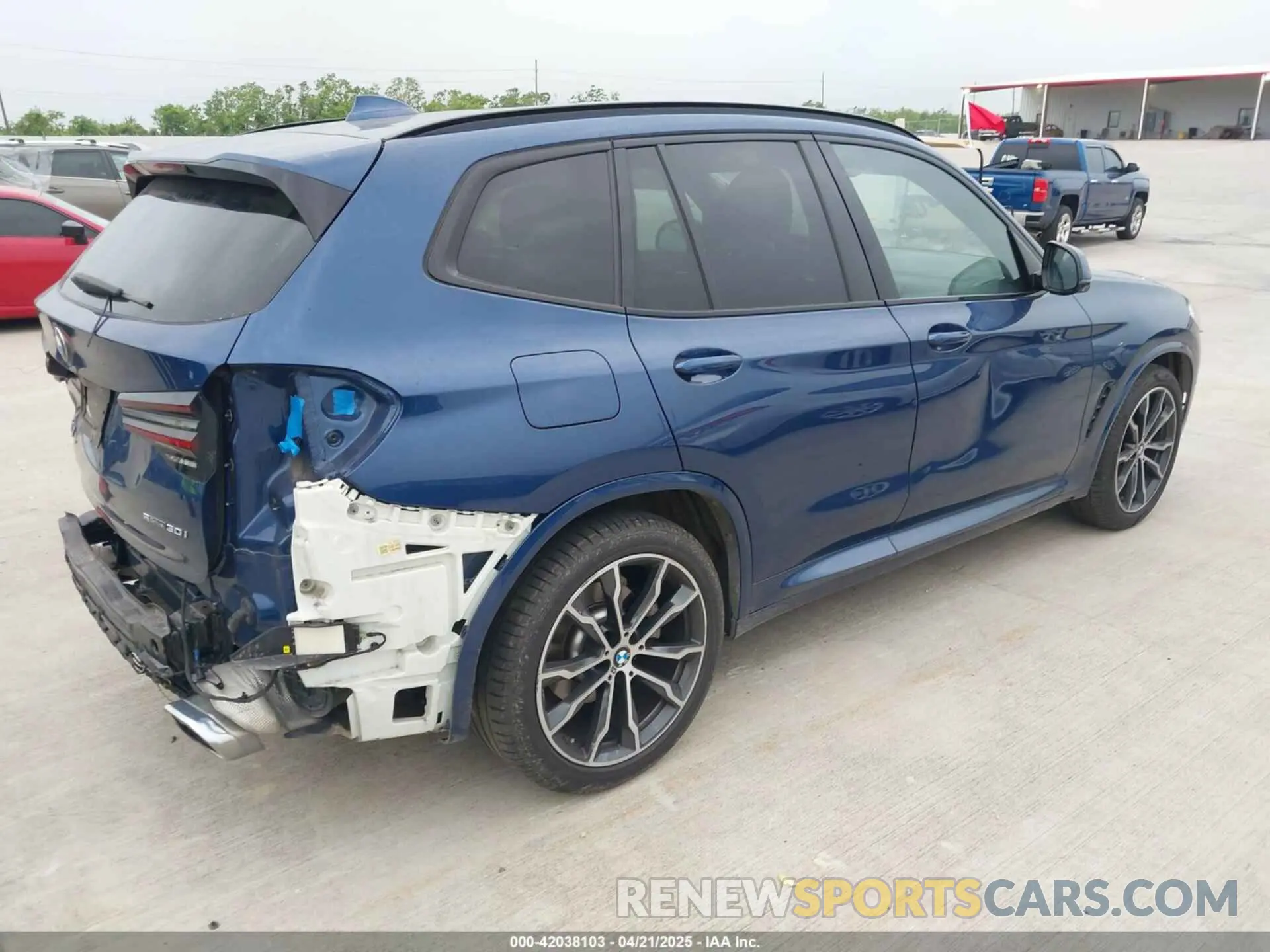 4 Photograph of a damaged car 5UX43DP09P9N67012 BMW X3 2023