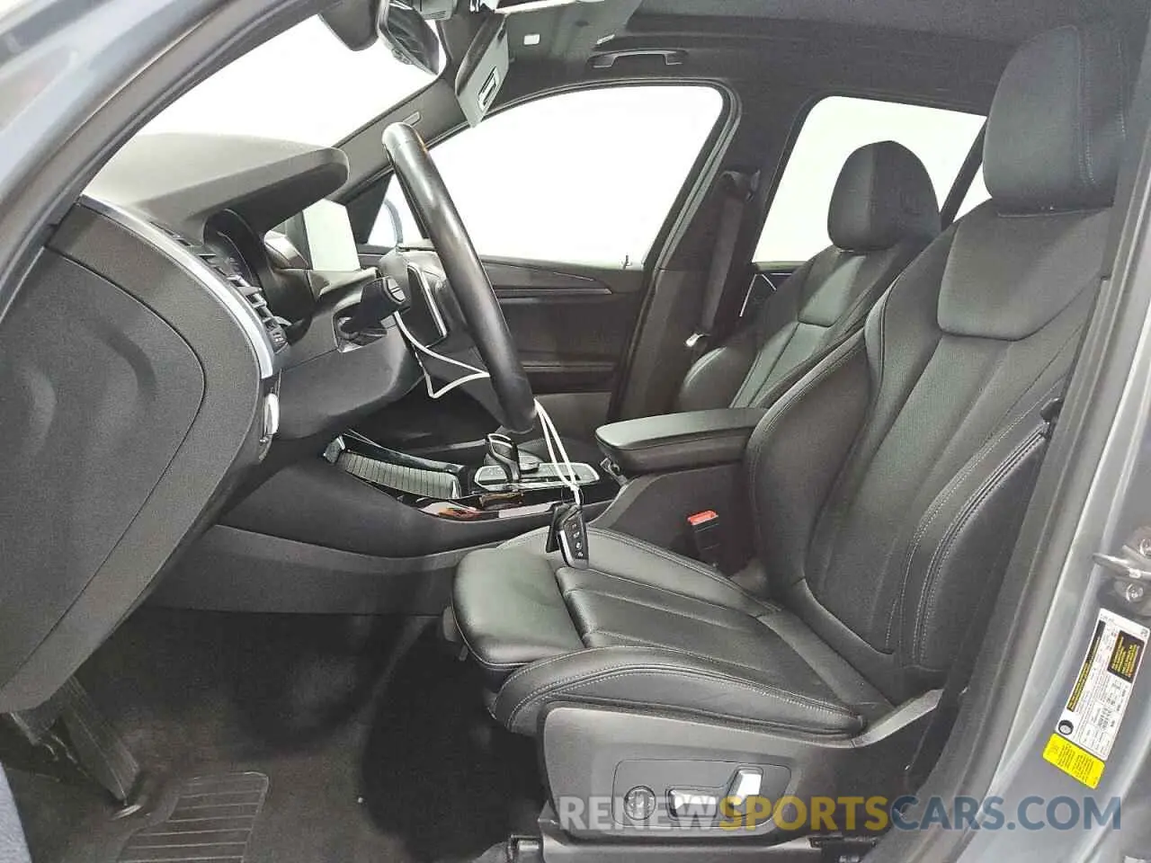 7 Photograph of a damaged car 5UX43DP09P9S77935 BMW X3 2023