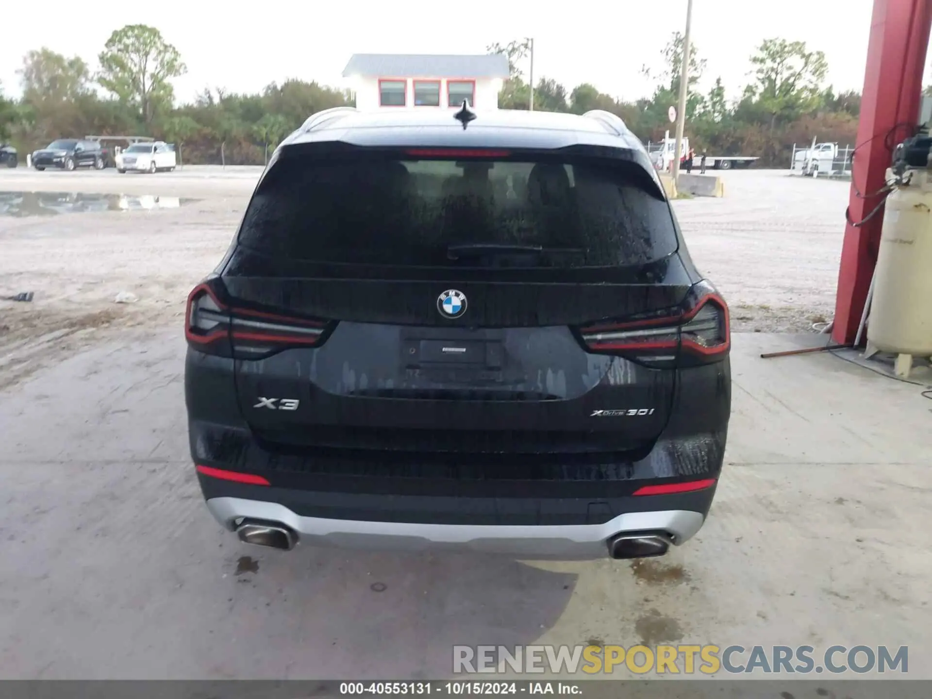 16 Photograph of a damaged car 5UX53DP00P9N76170 BMW X3 2023