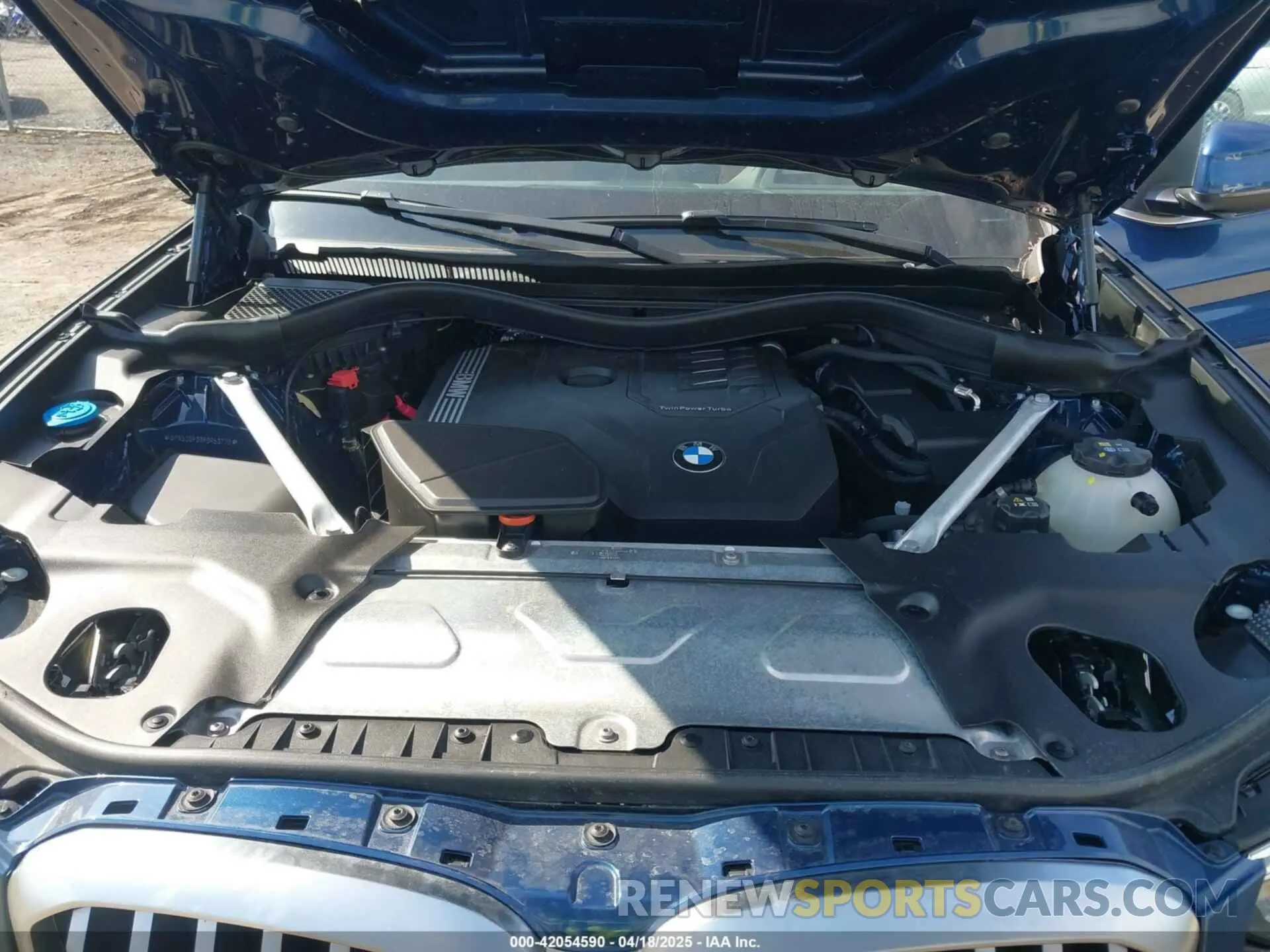 10 Photograph of a damaged car 5UX53DP00P9R59770 BMW X3 2023