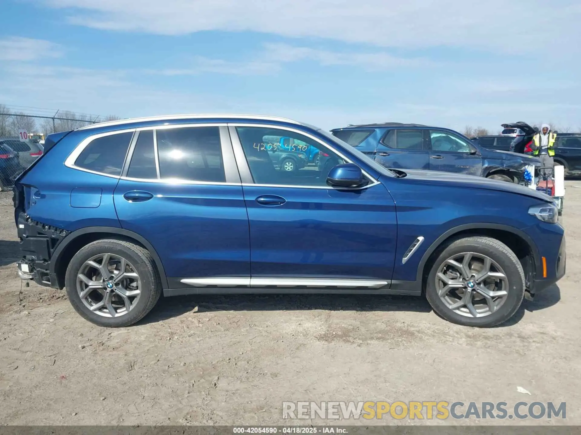 14 Photograph of a damaged car 5UX53DP00P9R59770 BMW X3 2023