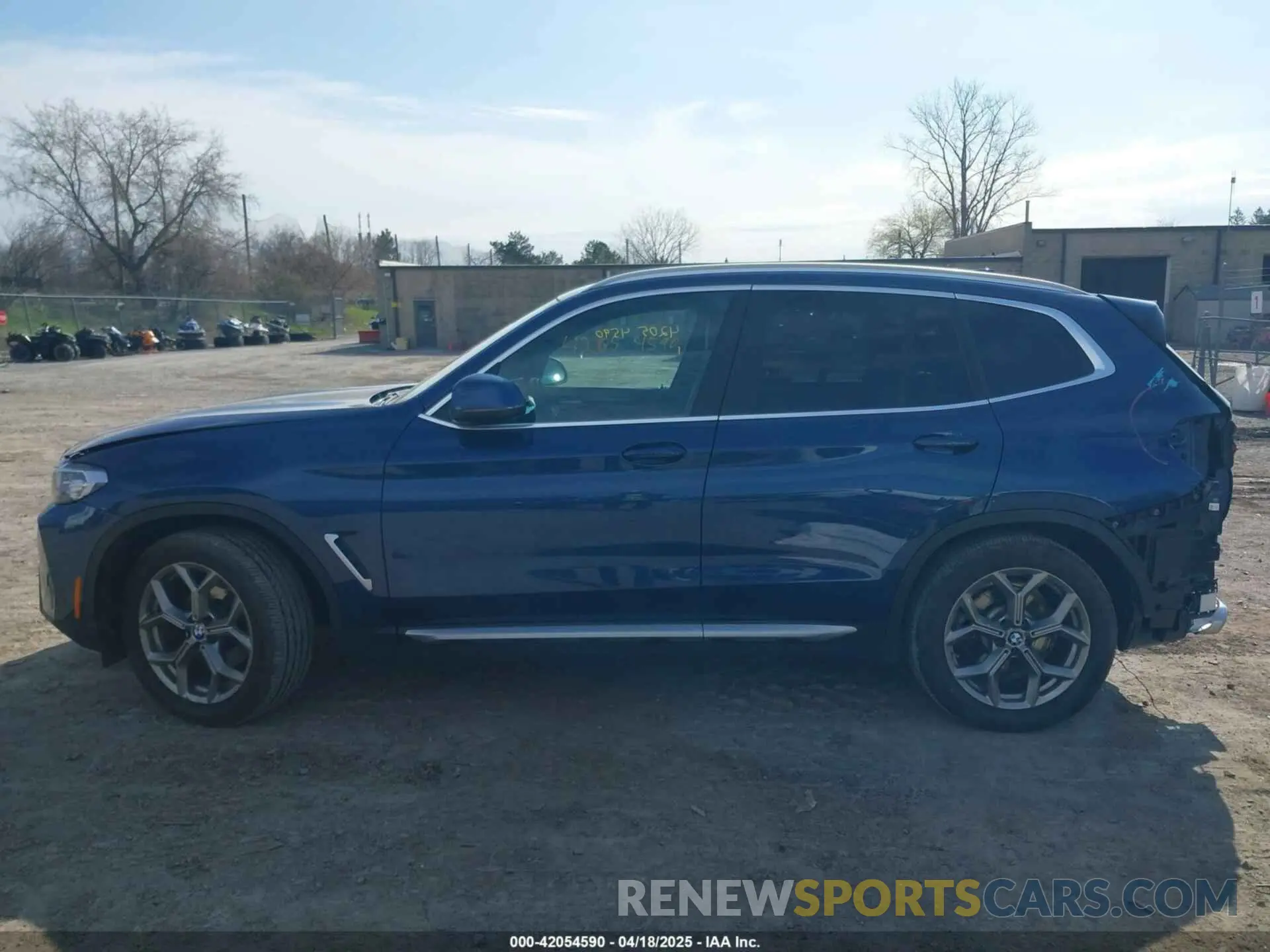 15 Photograph of a damaged car 5UX53DP00P9R59770 BMW X3 2023