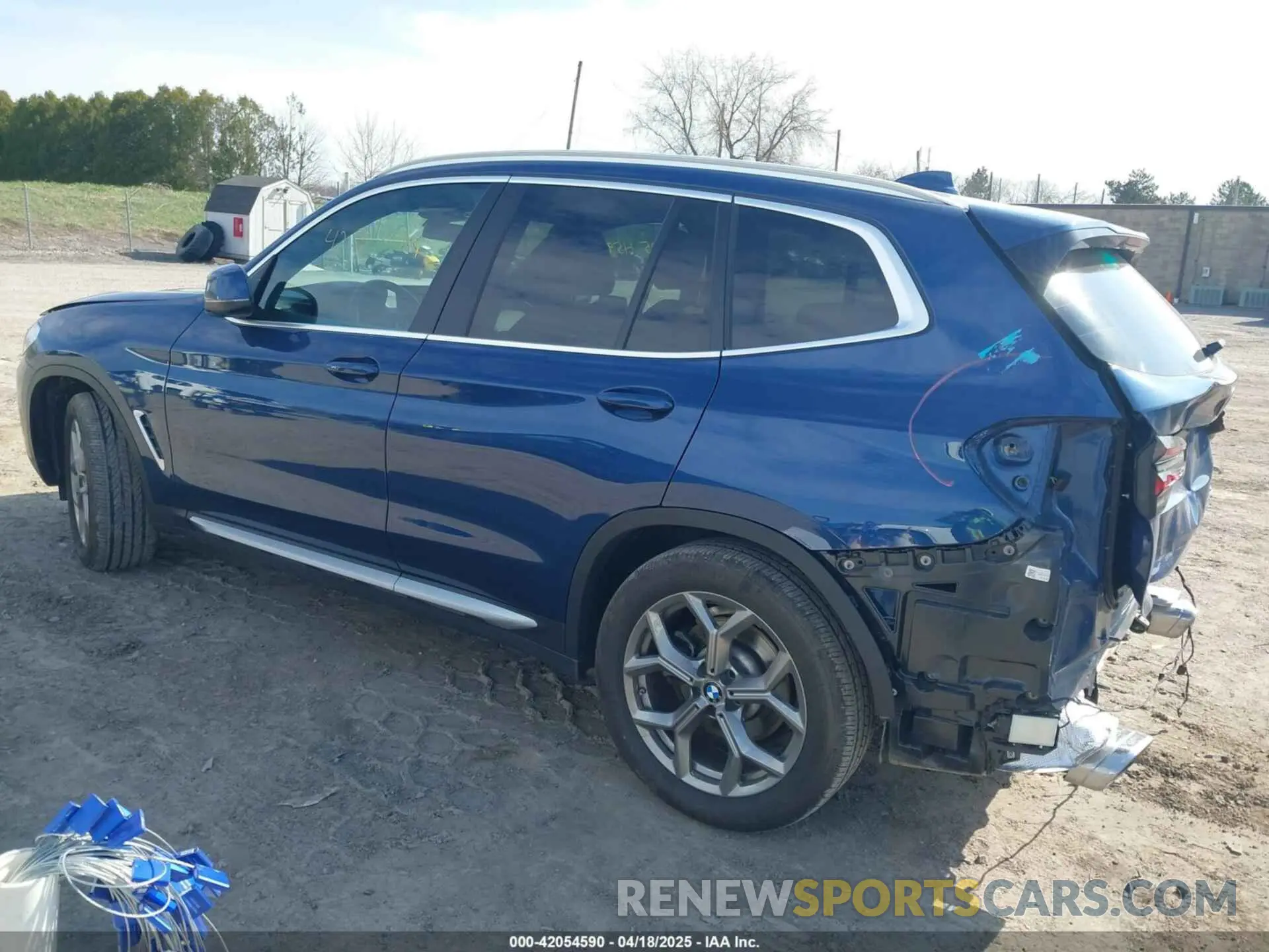 3 Photograph of a damaged car 5UX53DP00P9R59770 BMW X3 2023