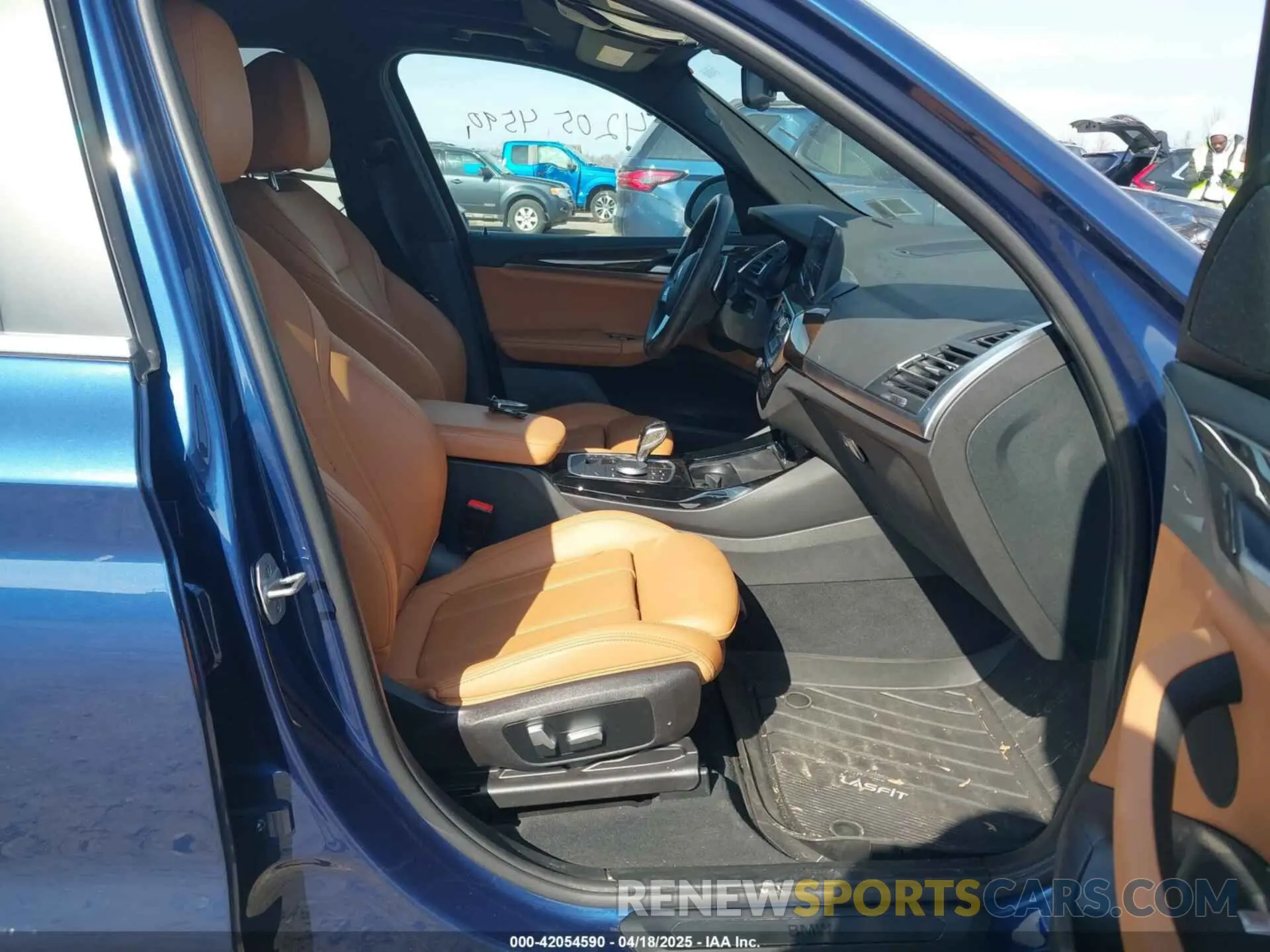 5 Photograph of a damaged car 5UX53DP00P9R59770 BMW X3 2023