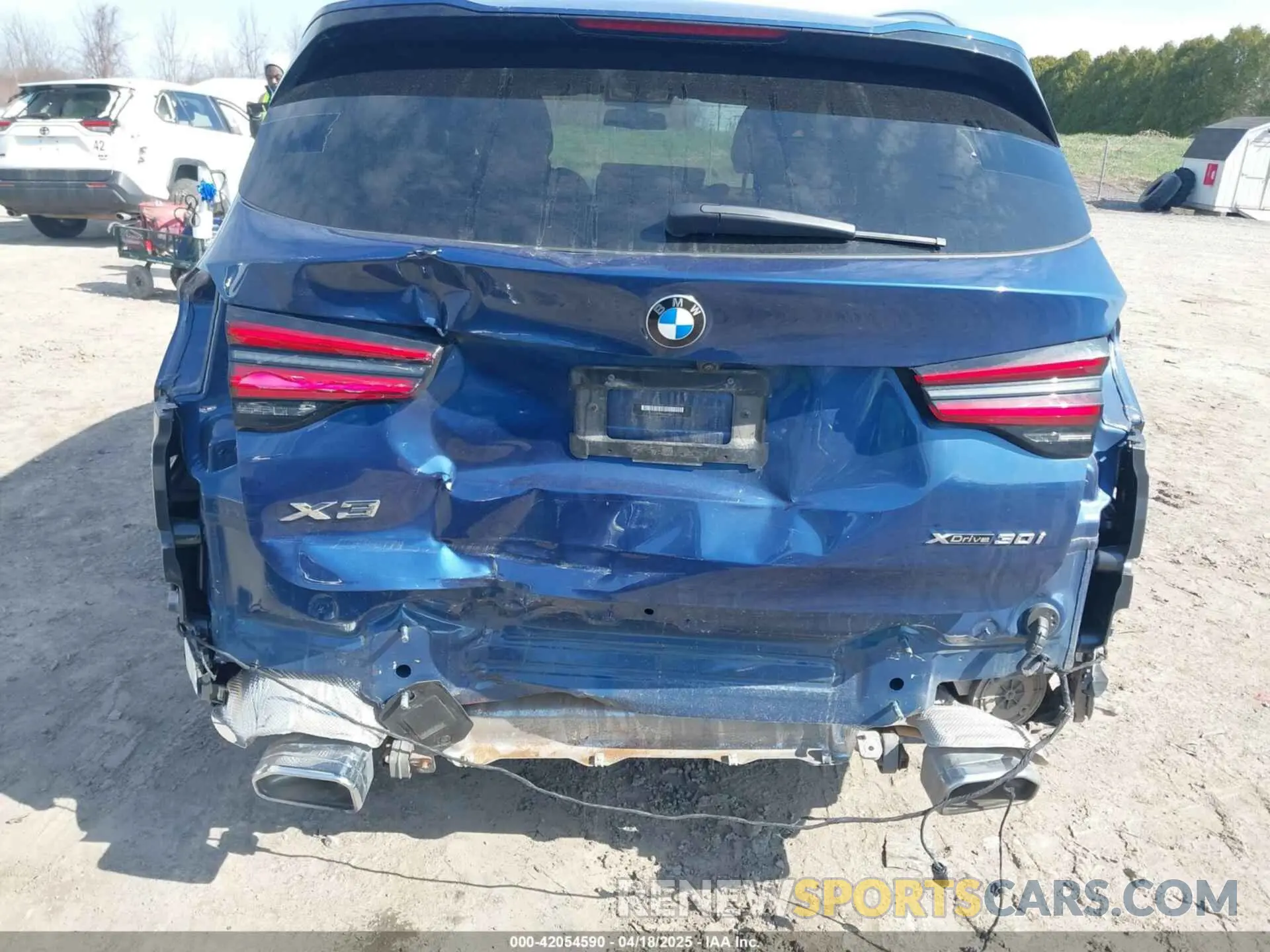 6 Photograph of a damaged car 5UX53DP00P9R59770 BMW X3 2023