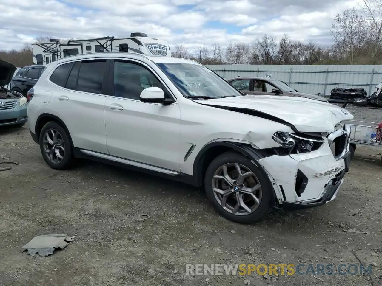 4 Photograph of a damaged car 5UX53DP03P9S05083 BMW X3 2023