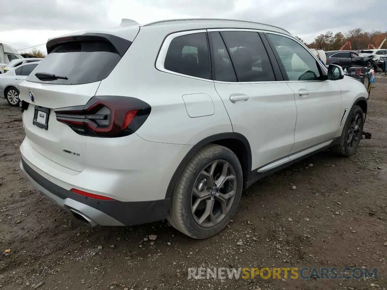 4 Photograph of a damaged car 5UX53DP04P9N75488 BMW X3 2023