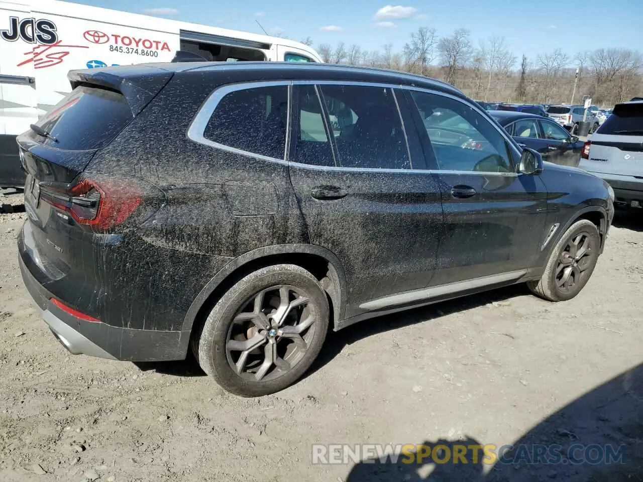 3 Photograph of a damaged car 5UX53DP04P9R28571 BMW X3 2023