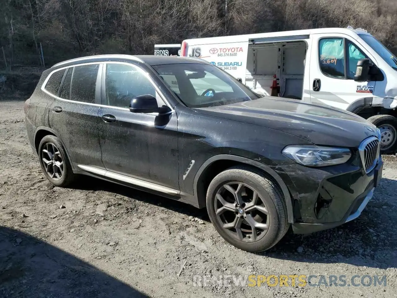 4 Photograph of a damaged car 5UX53DP04P9R28571 BMW X3 2023