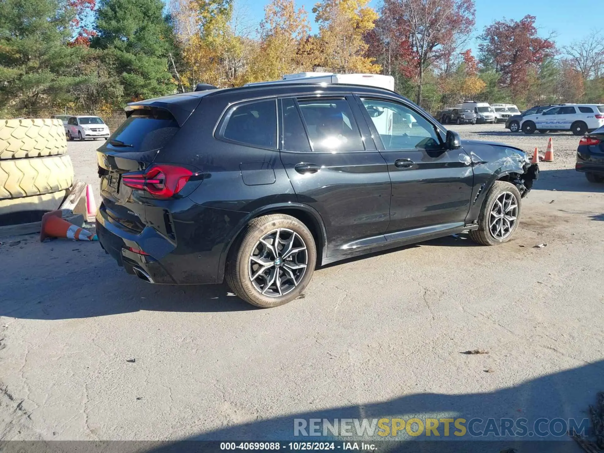 4 Photograph of a damaged car 5UX53DP04P9S20059 BMW X3 2023