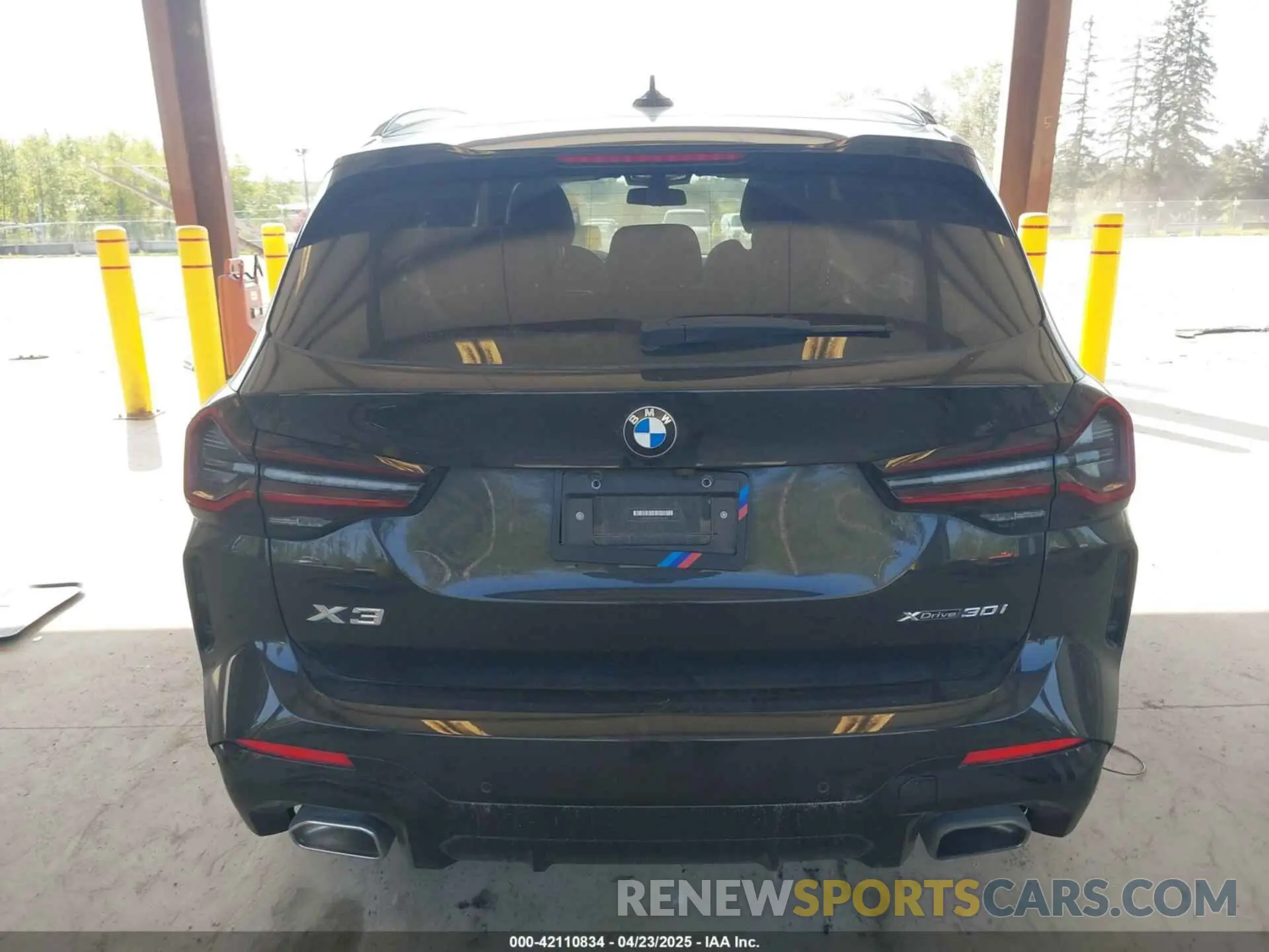 17 Фотография поврежденного автомобиля 5UX53DP04P9T10635 BMW X3 2023