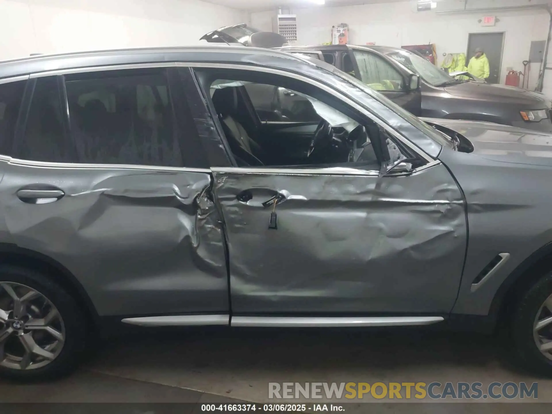 13 Фотография поврежденного автомобиля 5UX53DP05P9R31110 BMW X3 2023