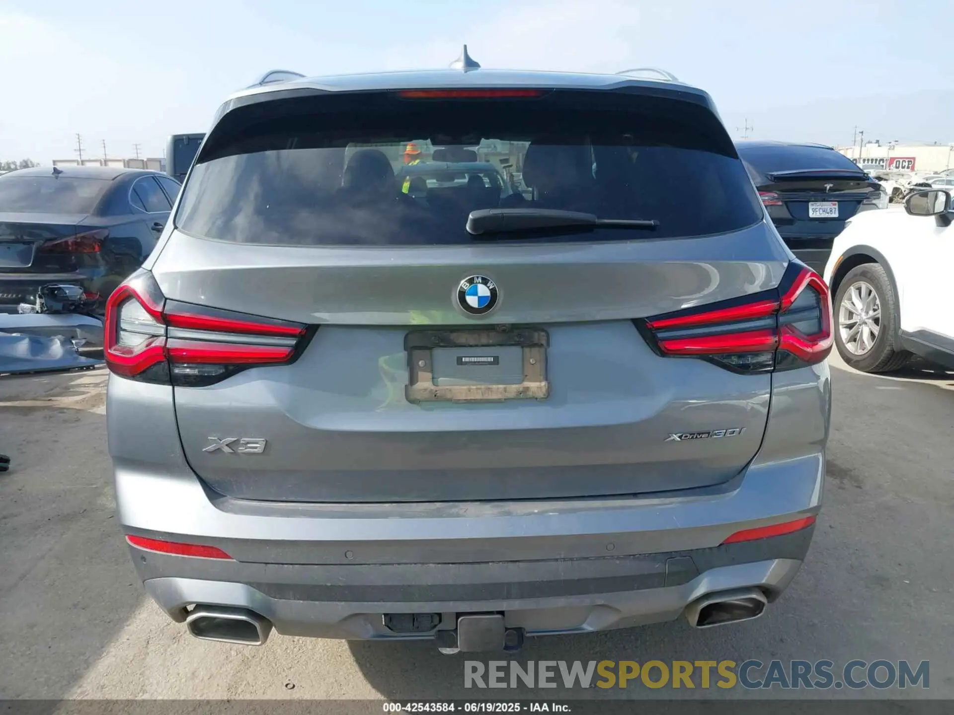 17 Photograph of a damaged car 5UX53DP06P9R51057 BMW X3 2023