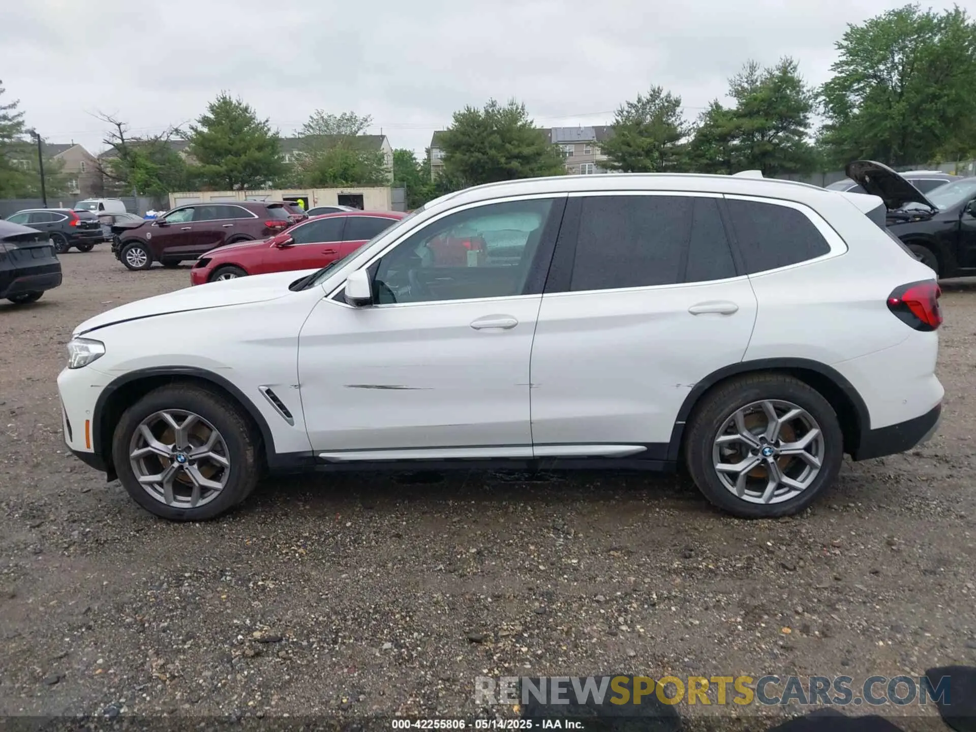 13 Photograph of a damaged car 5UX53DP06P9S88542 BMW X3 2023