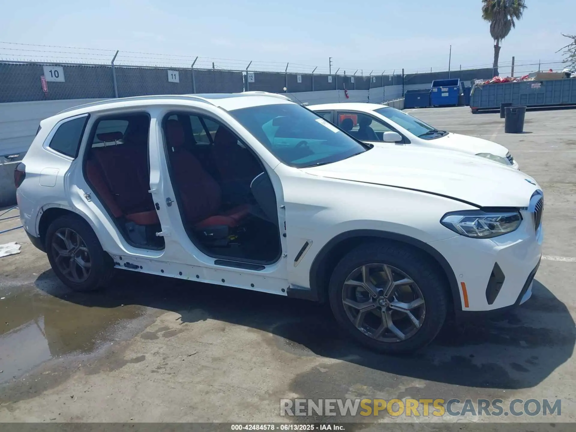 13 Photograph of a damaged car 5UX53DP07P9R97920 BMW X3 2023