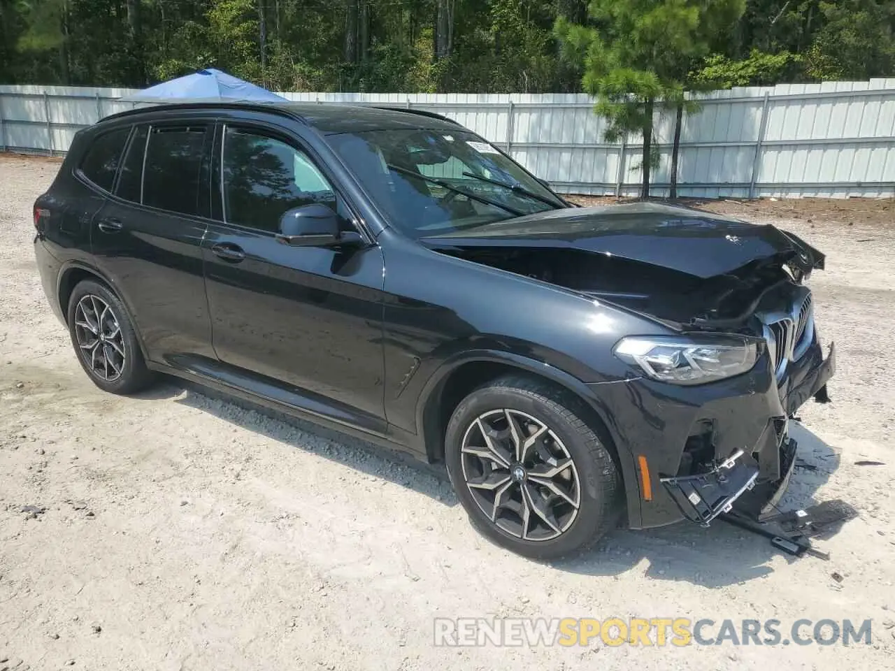 4 Photograph of a damaged car 5UX53DP08P9N60296 BMW X3 2023