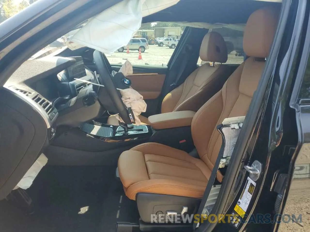 7 Photograph of a damaged car 5UX53DP08P9N60296 BMW X3 2023